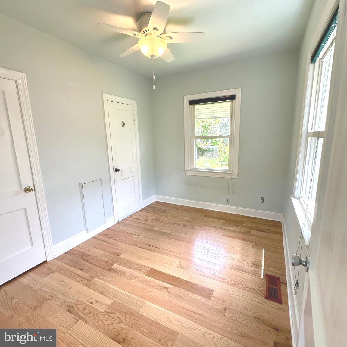 1611 13TH ST S, ARLINGTON, Virginia 22204, 3 Bedrooms Bedrooms, ,2 BathroomsBathrooms,Residential,For sale,1611 13TH ST S,VAAR2054992 MLS # VAAR2054992