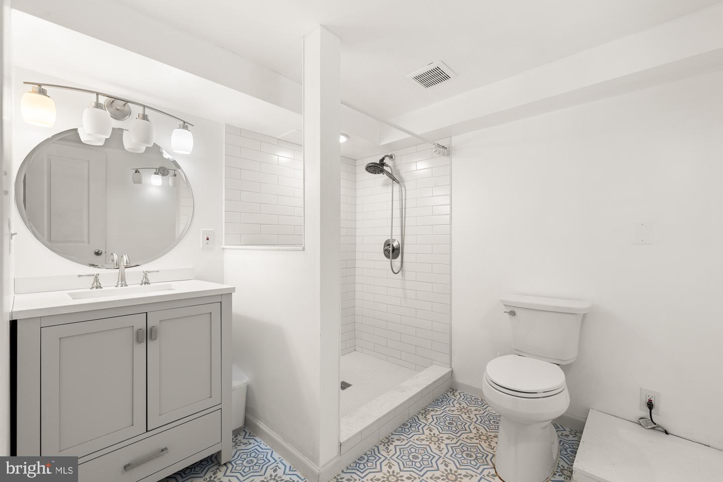 1611 13TH ST S, ARLINGTON, Virginia 22204, 3 Bedrooms Bedrooms, ,2 BathroomsBathrooms,Residential,For sale,1611 13TH ST S,VAAR2054992 MLS # VAAR2054992