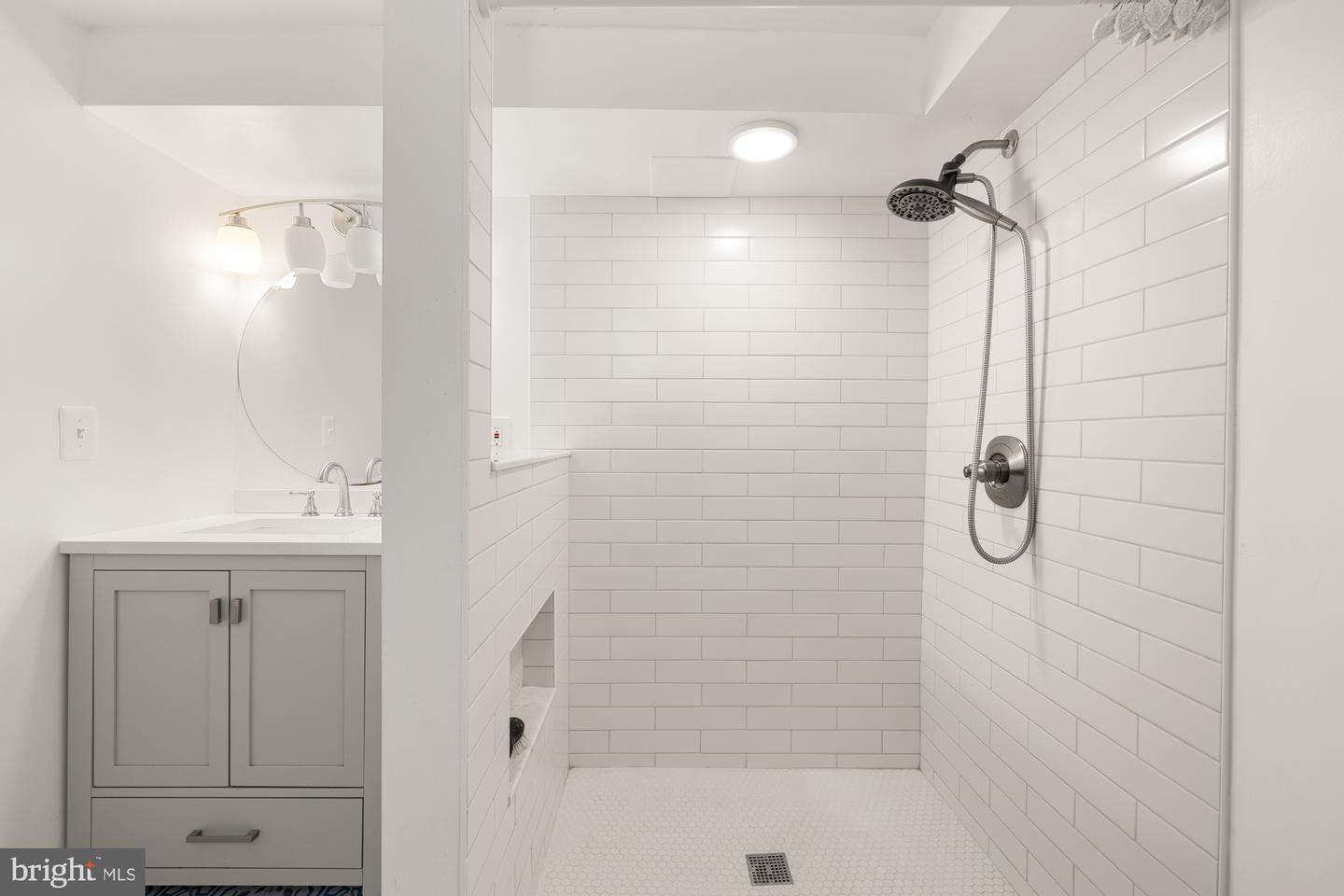 1611 13TH ST S, ARLINGTON, Virginia 22204, 3 Bedrooms Bedrooms, ,2 BathroomsBathrooms,Residential,For sale,1611 13TH ST S,VAAR2054992 MLS # VAAR2054992