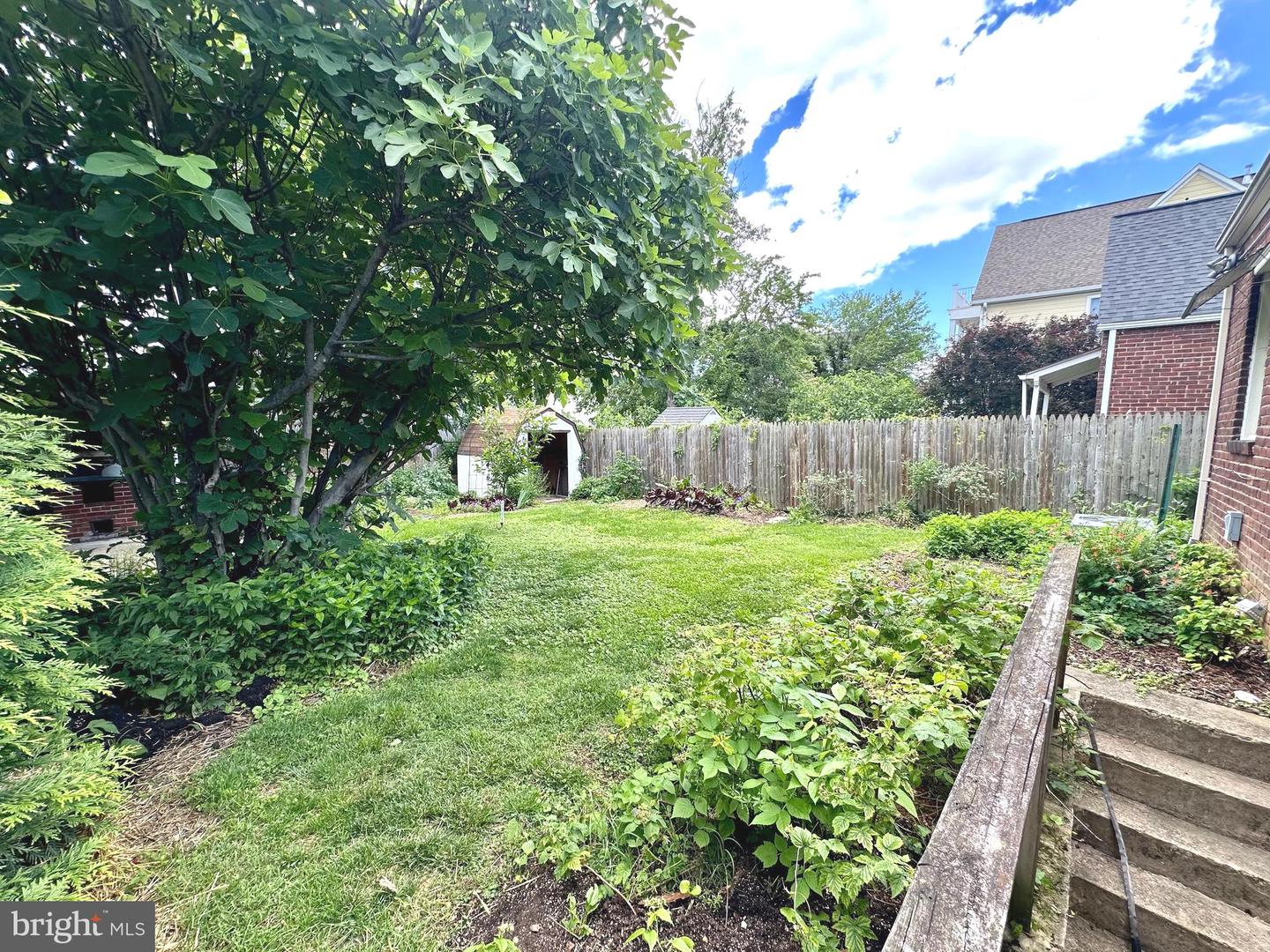 1611 13TH ST S, ARLINGTON, Virginia 22204, 3 Bedrooms Bedrooms, ,2 BathroomsBathrooms,Residential,For sale,1611 13TH ST S,VAAR2054992 MLS # VAAR2054992