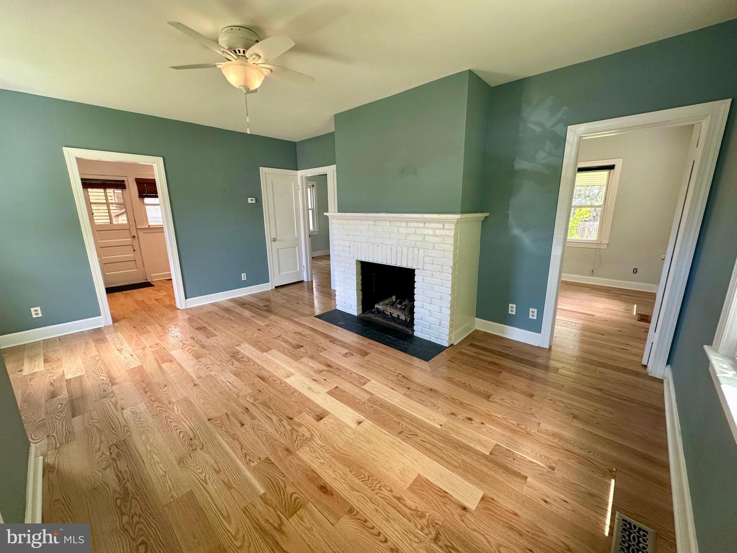 1611 13TH ST S, ARLINGTON, Virginia 22204, 3 Bedrooms Bedrooms, ,2 BathroomsBathrooms,Residential,For sale,1611 13TH ST S,VAAR2054992 MLS # VAAR2054992