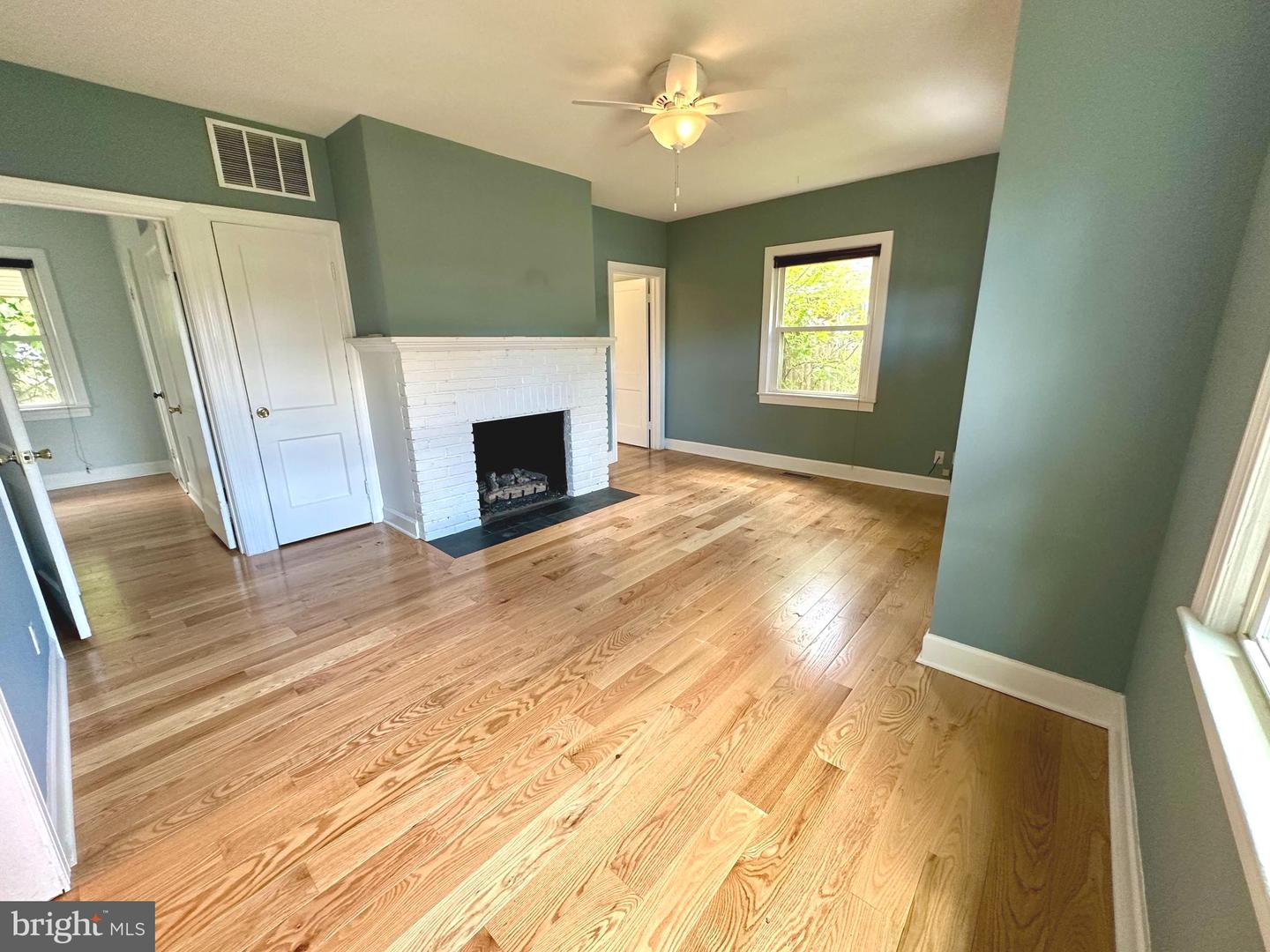 1611 13TH ST S, ARLINGTON, Virginia 22204, 3 Bedrooms Bedrooms, ,2 BathroomsBathrooms,Residential,For sale,1611 13TH ST S,VAAR2054992 MLS # VAAR2054992