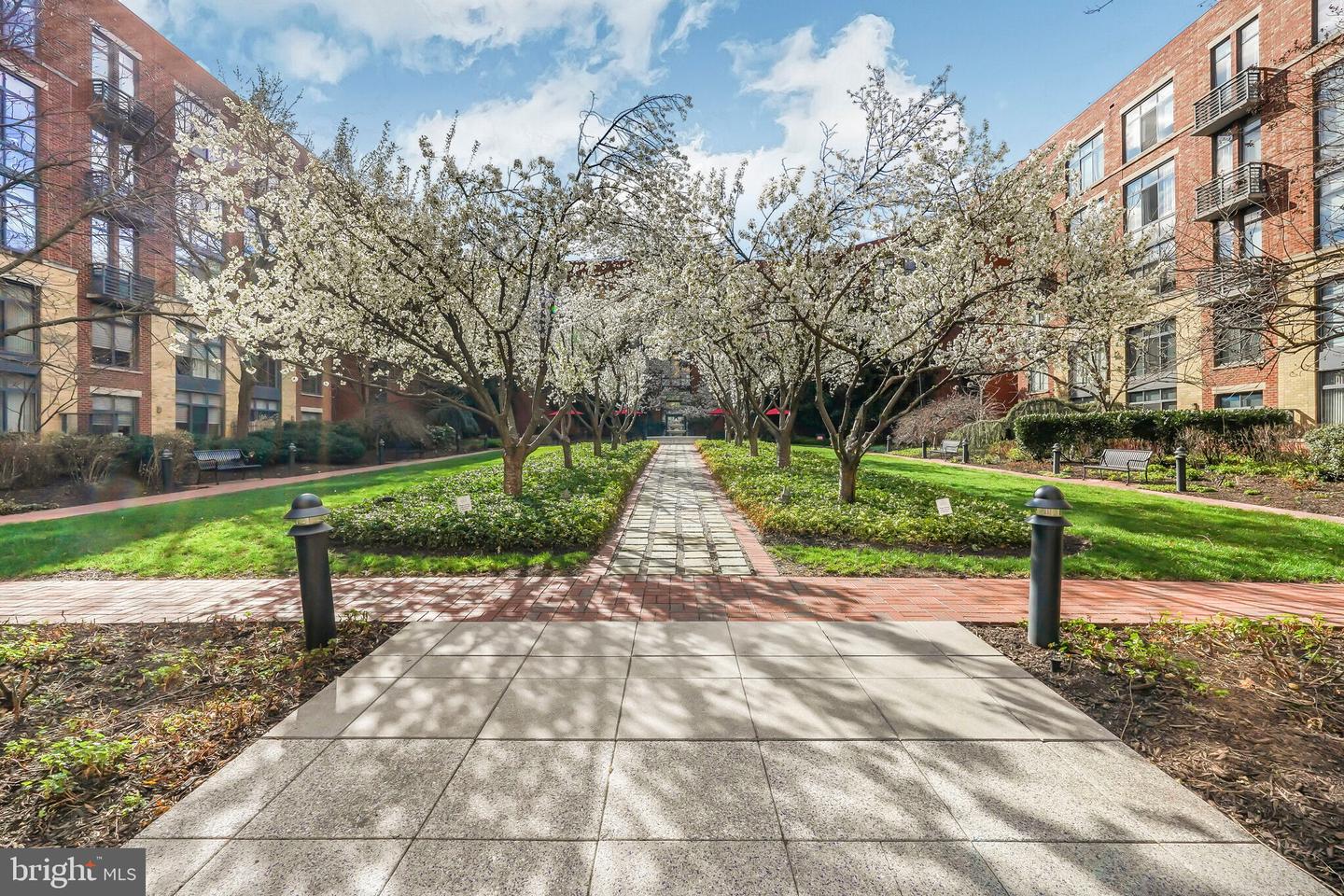 520 JOHN CARLYLE ST #104, ALEXANDRIA, Virginia 22314, 2 Bedrooms Bedrooms, ,2 BathroomsBathrooms,Residential,For sale,520 JOHN CARLYLE ST #104,VAAX2043478 MLS # VAAX2043478