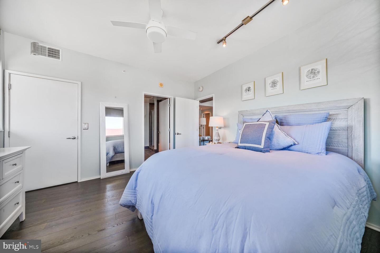 3409 WILSON BLVD #211, ARLINGTON, Virginia 22201, 2 Bedrooms Bedrooms, ,2 BathroomsBathrooms,Residential,For sale,3409 WILSON BLVD #211,VAAR2053082 MLS # VAAR2053082