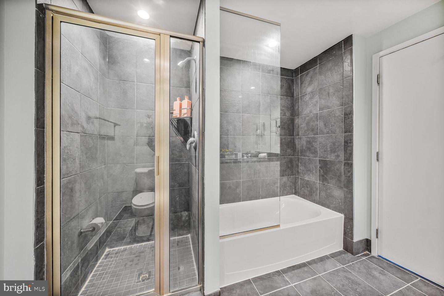 3409 WILSON BLVD #211, ARLINGTON, Virginia 22201, 2 Bedrooms Bedrooms, ,2 BathroomsBathrooms,Residential,For sale,3409 WILSON BLVD #211,VAAR2053082 MLS # VAAR2053082