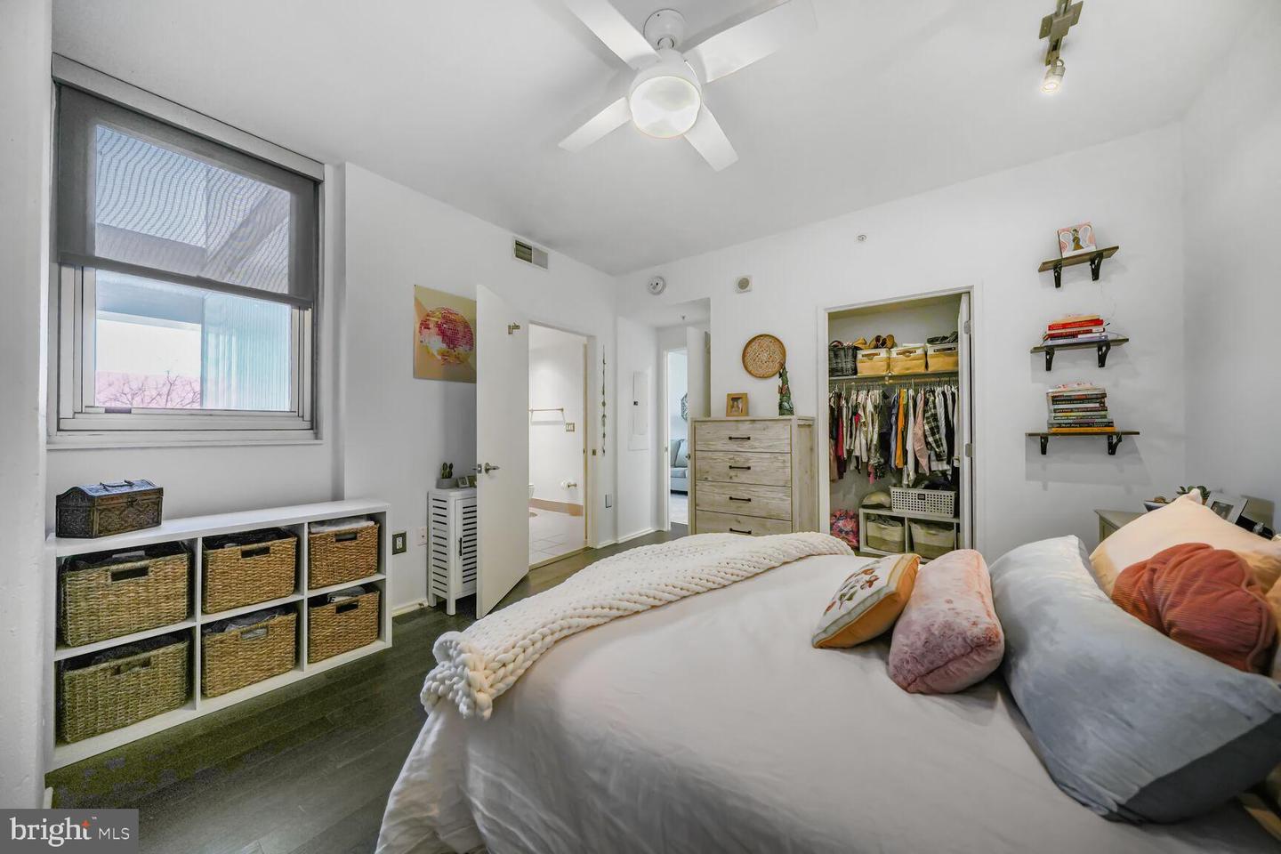 3409 WILSON BLVD #211, ARLINGTON, Virginia 22201, 2 Bedrooms Bedrooms, ,2 BathroomsBathrooms,Residential,For sale,3409 WILSON BLVD #211,VAAR2053082 MLS # VAAR2053082