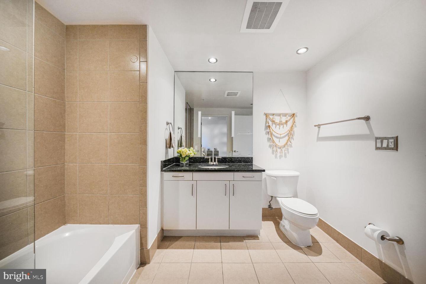 3409 WILSON BLVD #211, ARLINGTON, Virginia 22201, 2 Bedrooms Bedrooms, ,2 BathroomsBathrooms,Residential,For sale,3409 WILSON BLVD #211,VAAR2053082 MLS # VAAR2053082