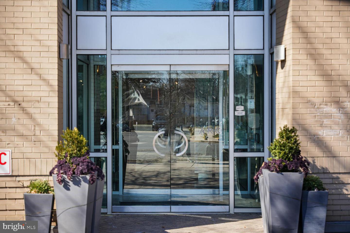 3409 WILSON BLVD #211, ARLINGTON, Virginia 22201, 2 Bedrooms Bedrooms, ,2 BathroomsBathrooms,Residential,For sale,3409 WILSON BLVD #211,VAAR2053082 MLS # VAAR2053082