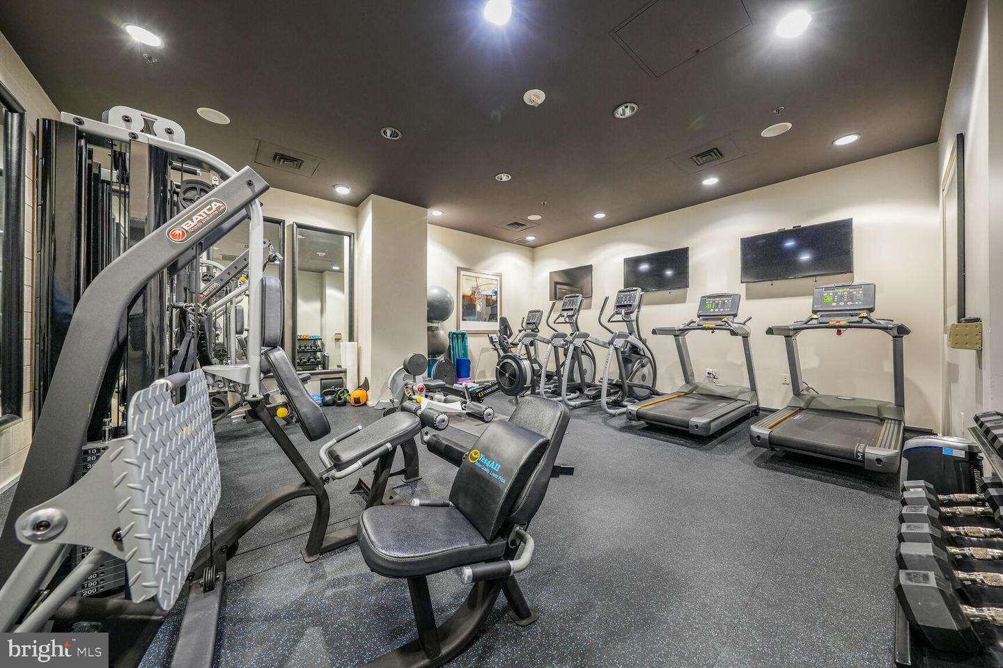 3409 WILSON BLVD #211, ARLINGTON, Virginia 22201, 2 Bedrooms Bedrooms, ,2 BathroomsBathrooms,Residential,For sale,3409 WILSON BLVD #211,VAAR2053082 MLS # VAAR2053082