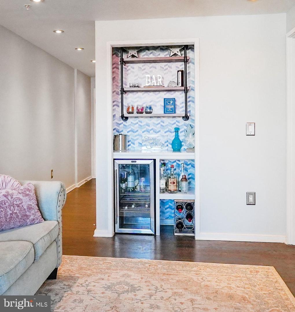3409 WILSON BLVD #211, ARLINGTON, Virginia 22201, 2 Bedrooms Bedrooms, ,2 BathroomsBathrooms,Residential,For sale,3409 WILSON BLVD #211,VAAR2053082 MLS # VAAR2053082