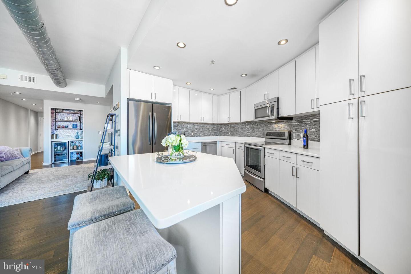 3409 WILSON BLVD #211, ARLINGTON, Virginia 22201, 2 Bedrooms Bedrooms, ,2 BathroomsBathrooms,Residential,For sale,3409 WILSON BLVD #211,VAAR2053082 MLS # VAAR2053082