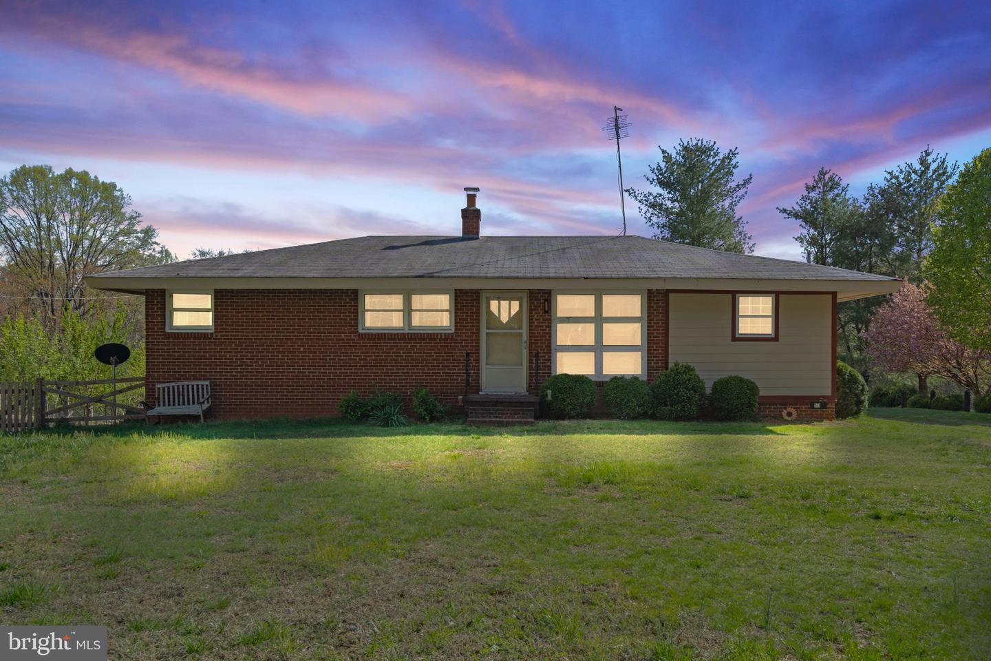 571 RICHMOND RD, AMISSVILLE, Virginia 20106, 2 Bedrooms Bedrooms, ,1 BathroomBathrooms,Residential,For sale,571 RICHMOND RD,VARP2001946 MLS # VARP2001946