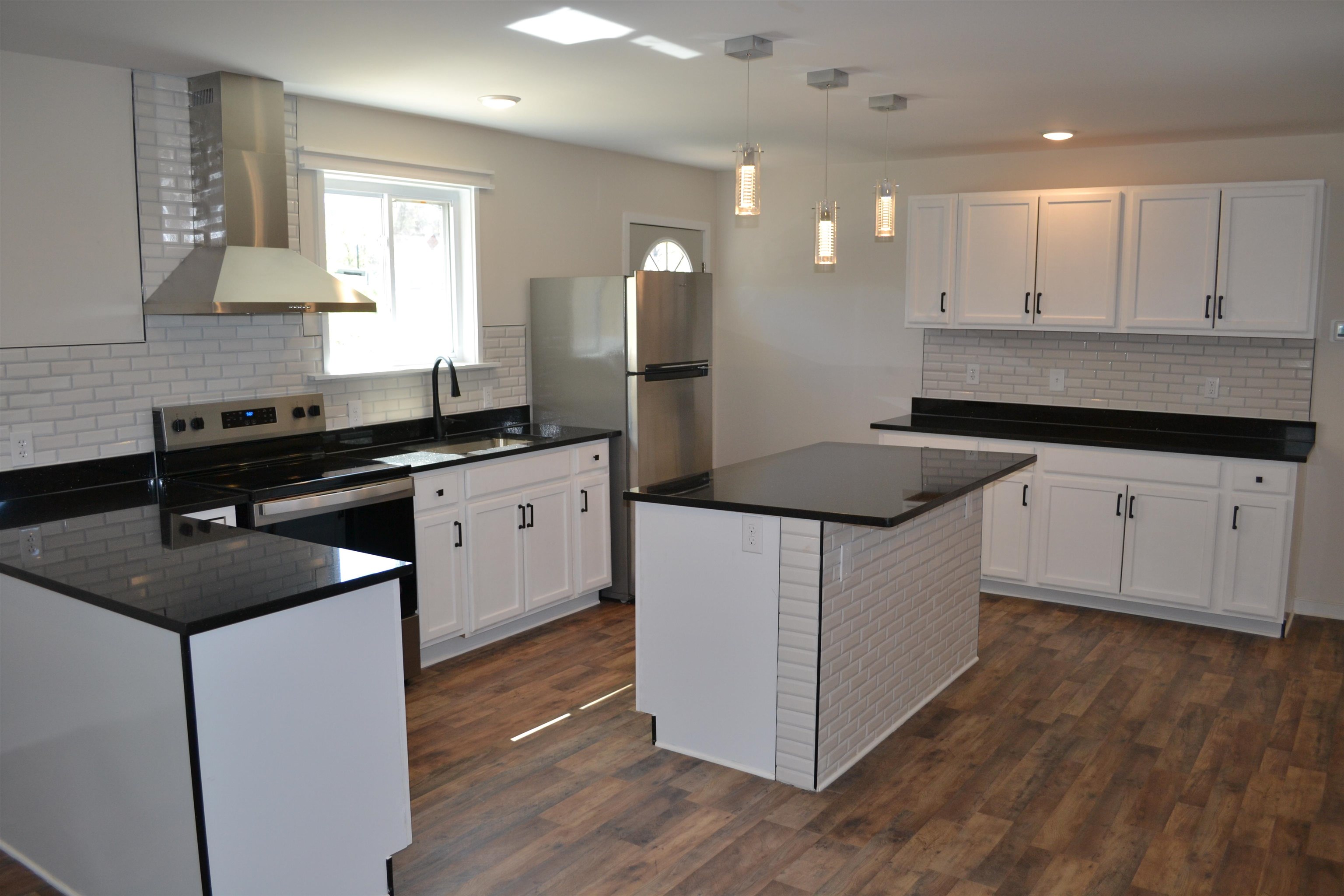 600 N BAYARD AVE, WAYNESBORO, Virginia 22980, 3 Bedrooms Bedrooms, ,2 BathroomsBathrooms,Residential,600 N BAYARD AVE,663040 MLS # 663040