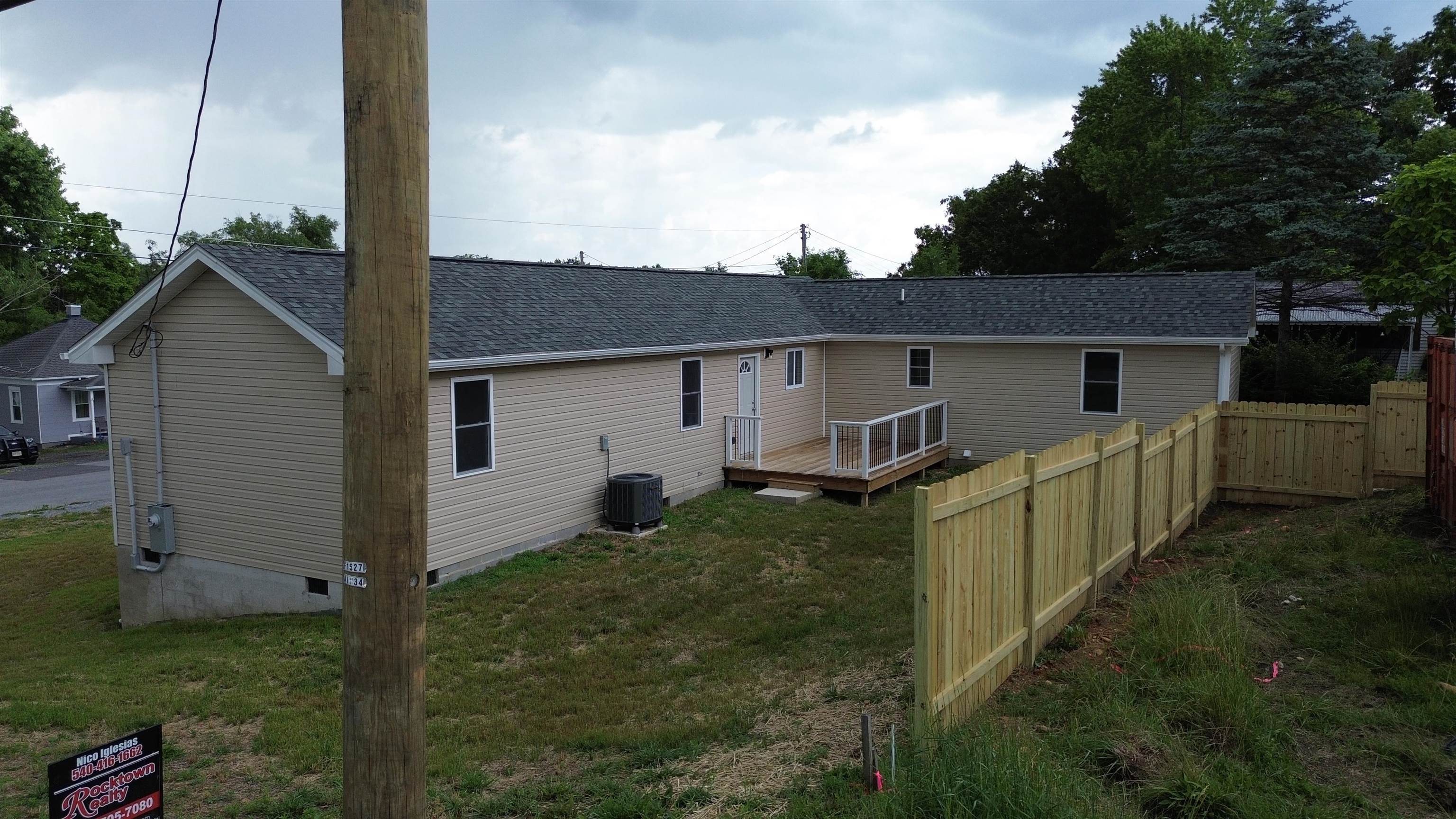 600 N BAYARD AVE, WAYNESBORO, Virginia 22980, 3 Bedrooms Bedrooms, ,2 BathroomsBathrooms,Residential,600 N BAYARD AVE,663040 MLS # 663040