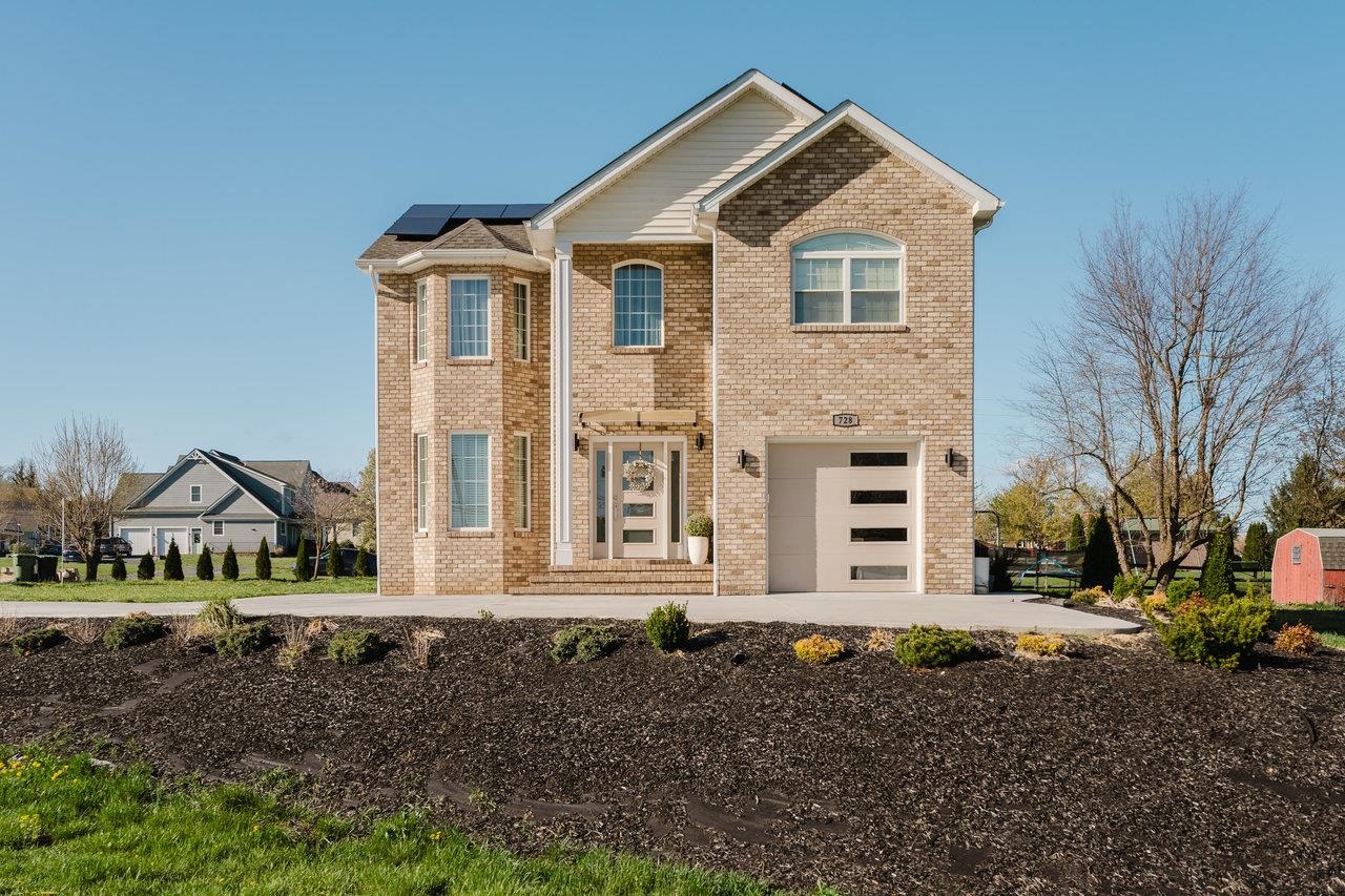 728 MASON ST, DAYTON, Virginia 22821, 4 Bedrooms Bedrooms, ,2 BathroomsBathrooms,Residential,728 MASON ST,663041 MLS # 663041