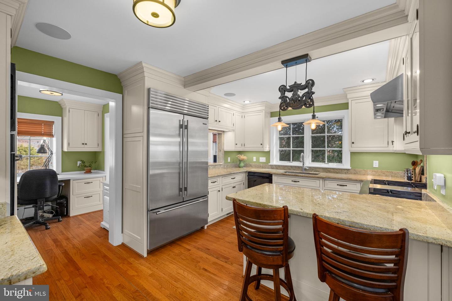 4608 37TH ST N, ARLINGTON, Virginia 22207, 4 Bedrooms Bedrooms, ,3 BathroomsBathrooms,Residential,For sale,4608 37TH ST N,VAAR2054486 MLS # VAAR2054486