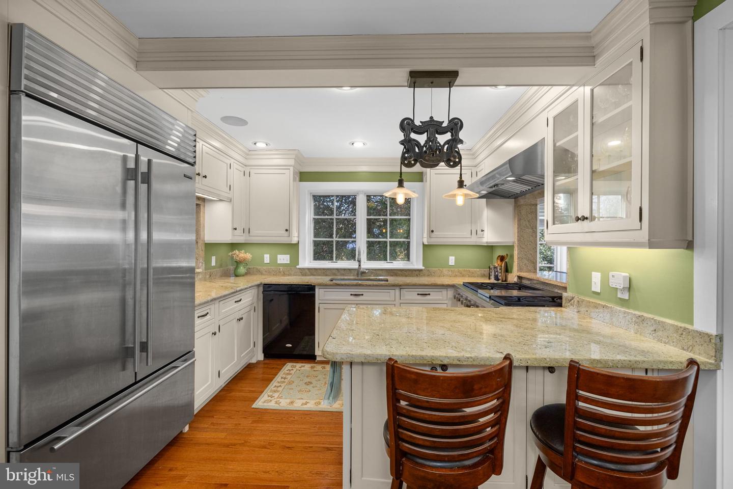 4608 37TH ST N, ARLINGTON, Virginia 22207, 4 Bedrooms Bedrooms, ,3 BathroomsBathrooms,Residential,For sale,4608 37TH ST N,VAAR2054486 MLS # VAAR2054486