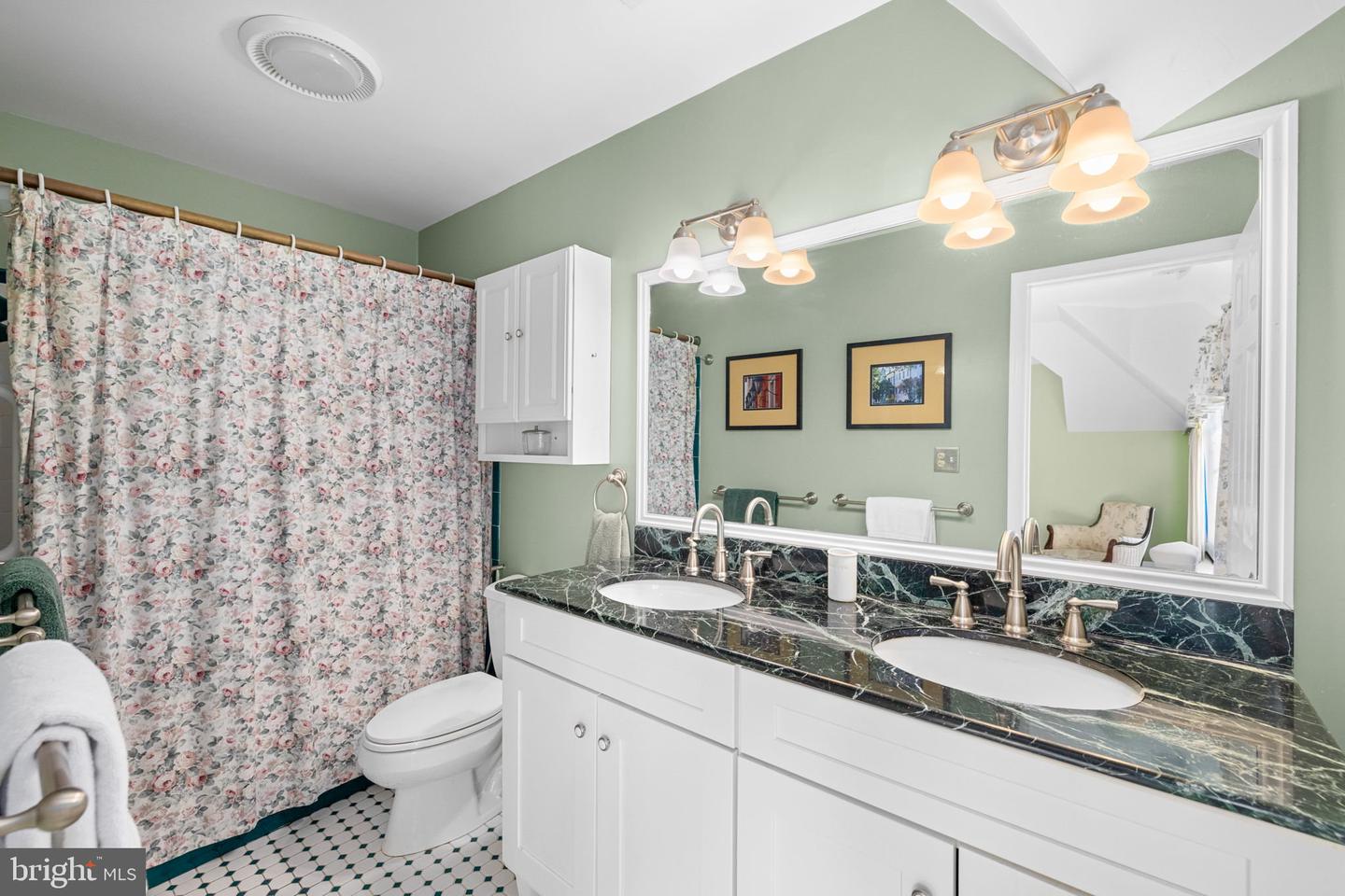 4608 37TH ST N, ARLINGTON, Virginia 22207, 4 Bedrooms Bedrooms, ,3 BathroomsBathrooms,Residential,For sale,4608 37TH ST N,VAAR2054486 MLS # VAAR2054486