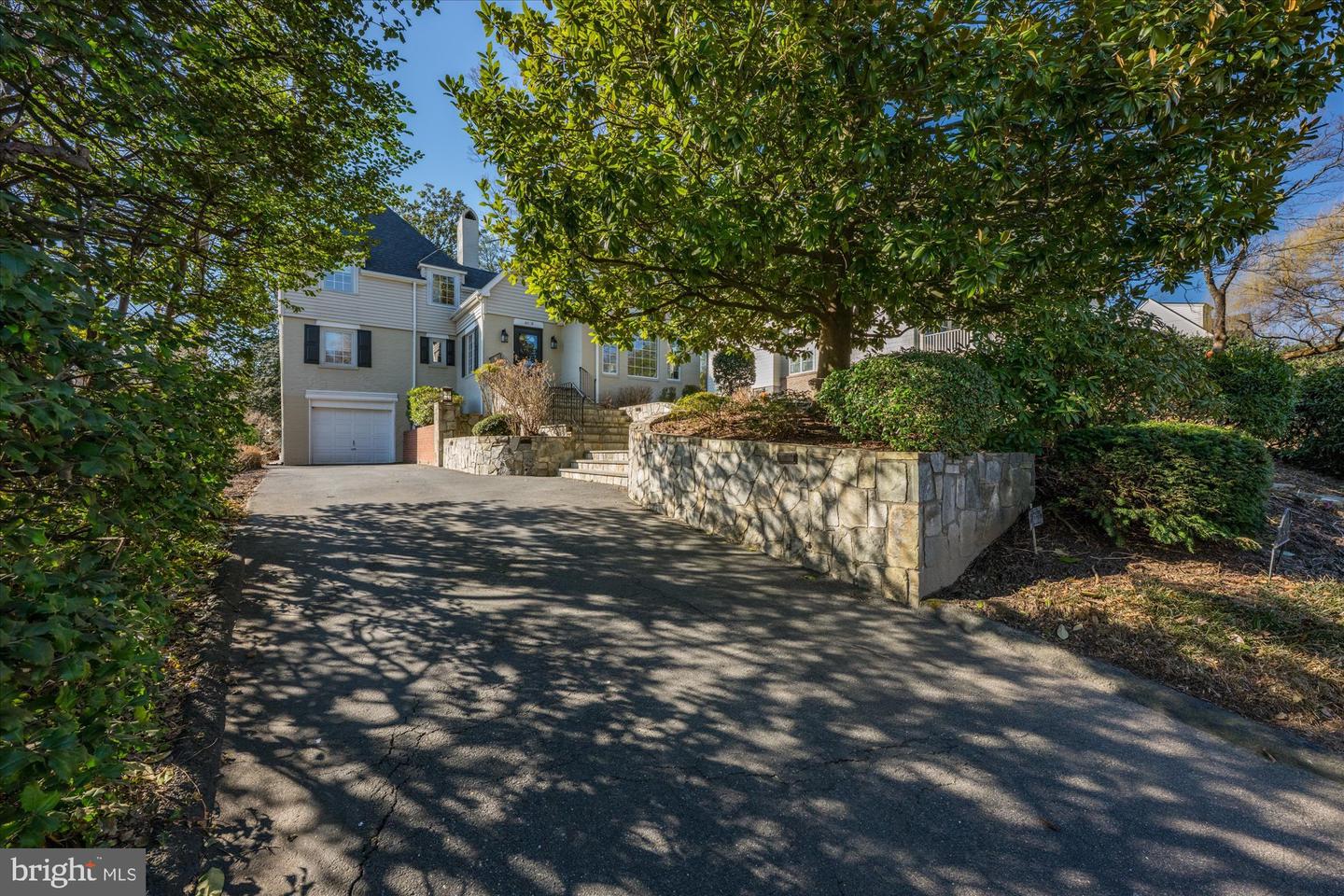 4608 37TH ST N, ARLINGTON, Virginia 22207, 4 Bedrooms Bedrooms, ,3 BathroomsBathrooms,Residential,For sale,4608 37TH ST N,VAAR2054486 MLS # VAAR2054486