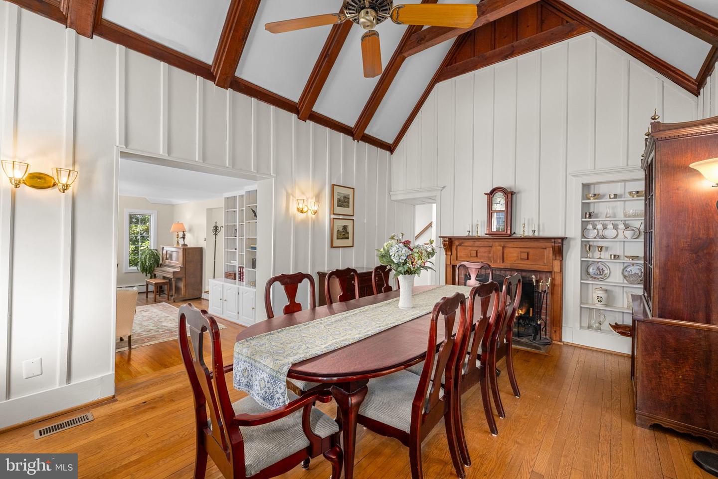 4608 37TH ST N, ARLINGTON, Virginia 22207, 4 Bedrooms Bedrooms, ,3 BathroomsBathrooms,Residential,For sale,4608 37TH ST N,VAAR2054486 MLS # VAAR2054486