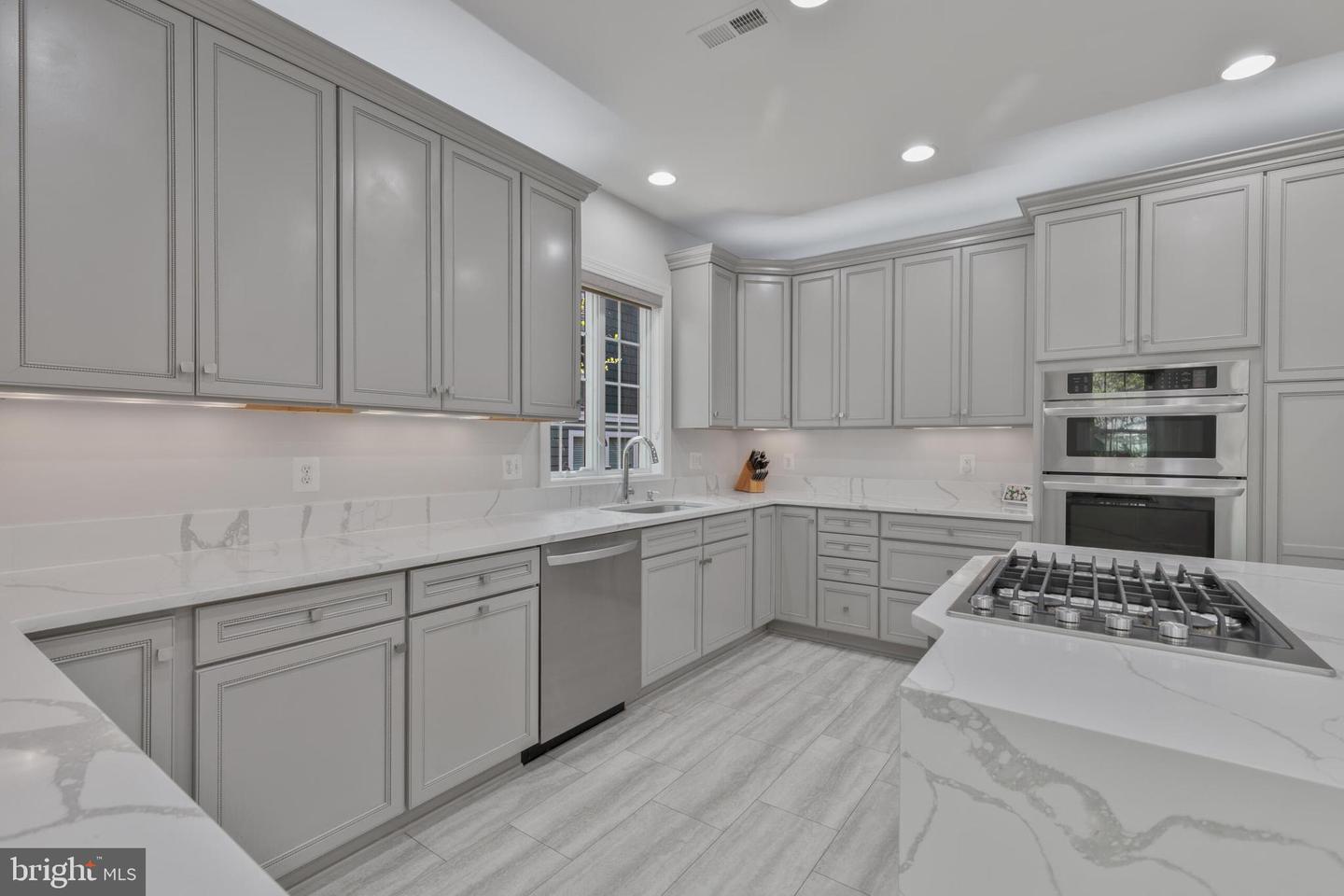 6237 WASHINGTON BLVD, ARLINGTON, Virginia 22205, 5 Bedrooms Bedrooms, ,4 BathroomsBathrooms,Residential,For sale,6237 WASHINGTON BLVD,VAAR2054840 MLS # VAAR2054840