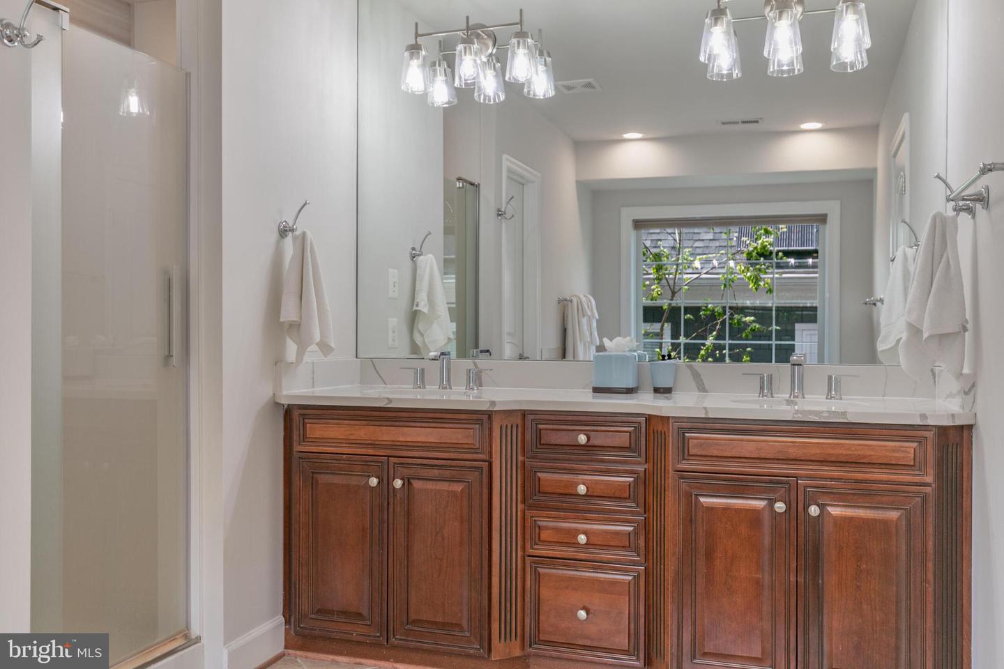 6237 WASHINGTON BLVD, ARLINGTON, Virginia 22205, 5 Bedrooms Bedrooms, ,4 BathroomsBathrooms,Residential,For sale,6237 WASHINGTON BLVD,VAAR2054840 MLS # VAAR2054840