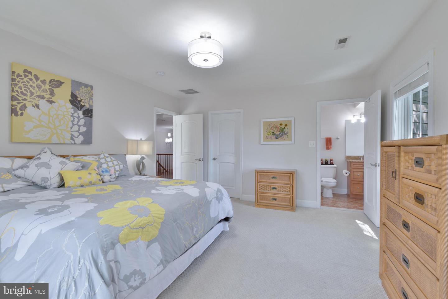 6237 WASHINGTON BLVD, ARLINGTON, Virginia 22205, 5 Bedrooms Bedrooms, ,4 BathroomsBathrooms,Residential,For sale,6237 WASHINGTON BLVD,VAAR2054840 MLS # VAAR2054840