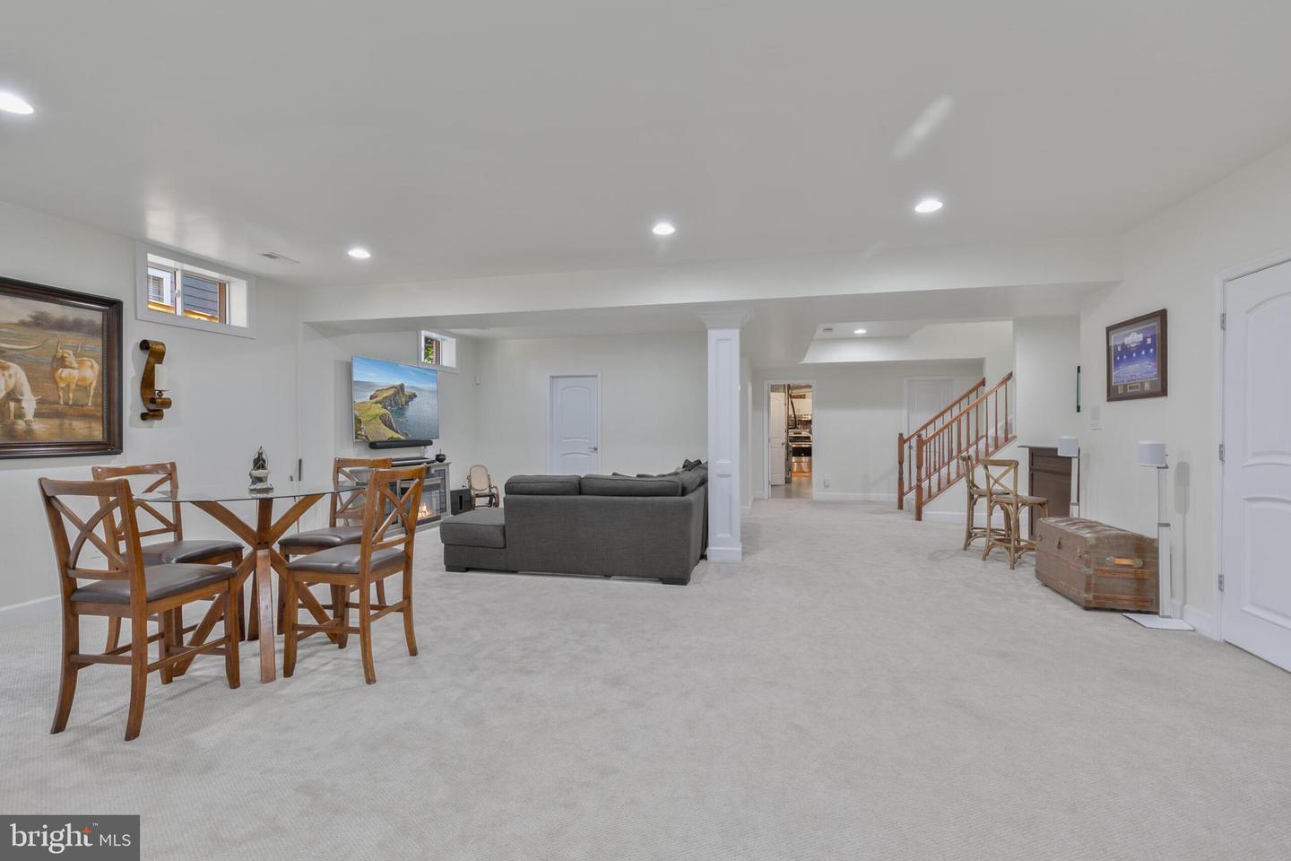 6237 WASHINGTON BLVD, ARLINGTON, Virginia 22205, 5 Bedrooms Bedrooms, ,4 BathroomsBathrooms,Residential,For sale,6237 WASHINGTON BLVD,VAAR2054840 MLS # VAAR2054840