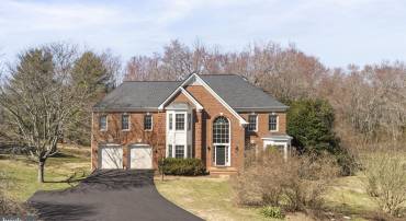 10811 LOCKMEADE CT, GREAT FALLS, Virginia 22066, 4 Bedrooms Bedrooms, ,4 BathroomsBathrooms,Residential,For sale,10811 LOCKMEADE CT,VAFX2229190 MLS # VAFX2229190