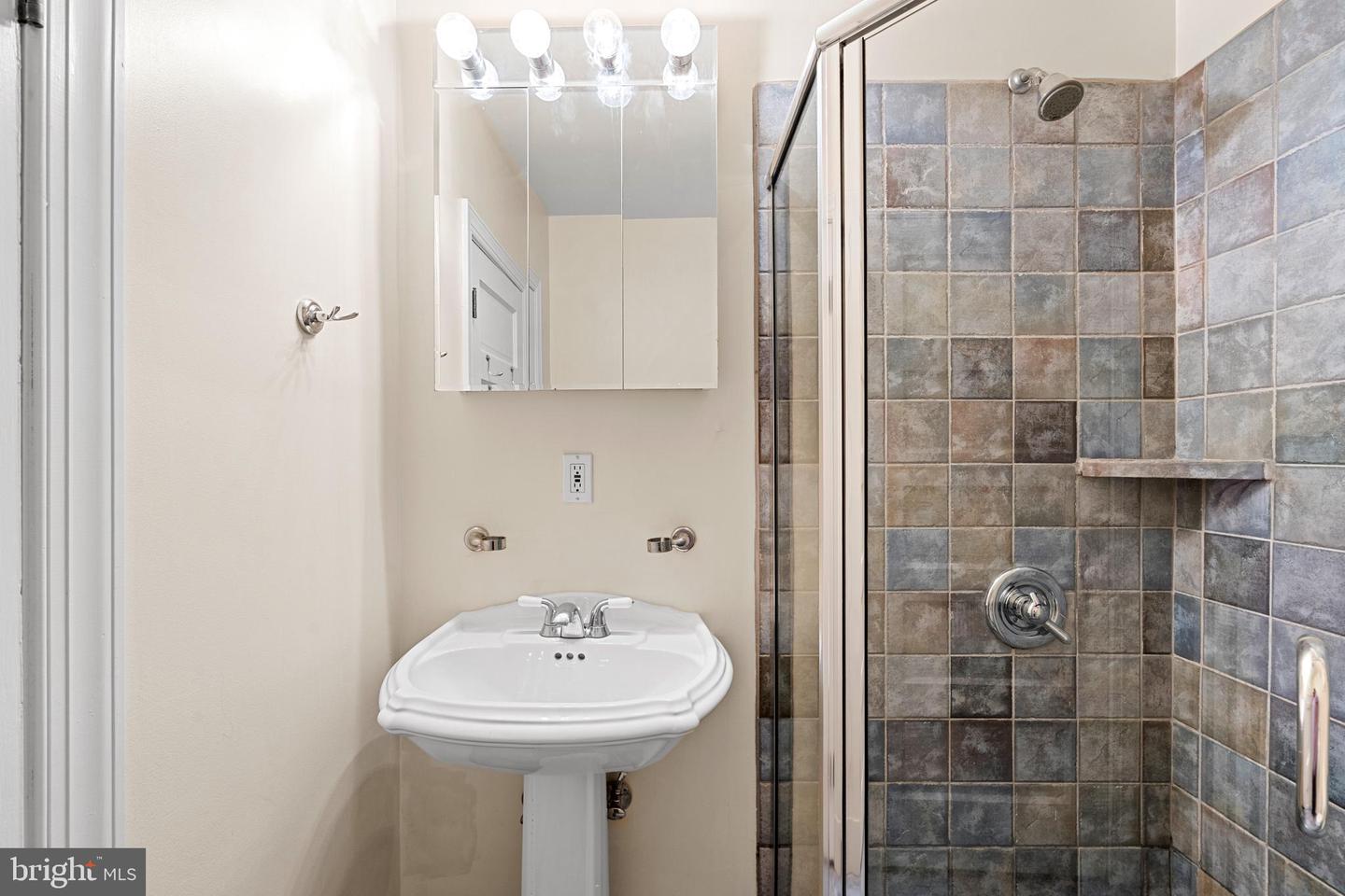 5725 SHERIER PLACE NW, WASHINGTON, District Of Columbia 20016, 3 Bedrooms Bedrooms, ,2 BathroomsBathrooms,Residential,For sale,5725 SHERIER PLACE NW,DCDC2191444 MLS # DCDC2191444
