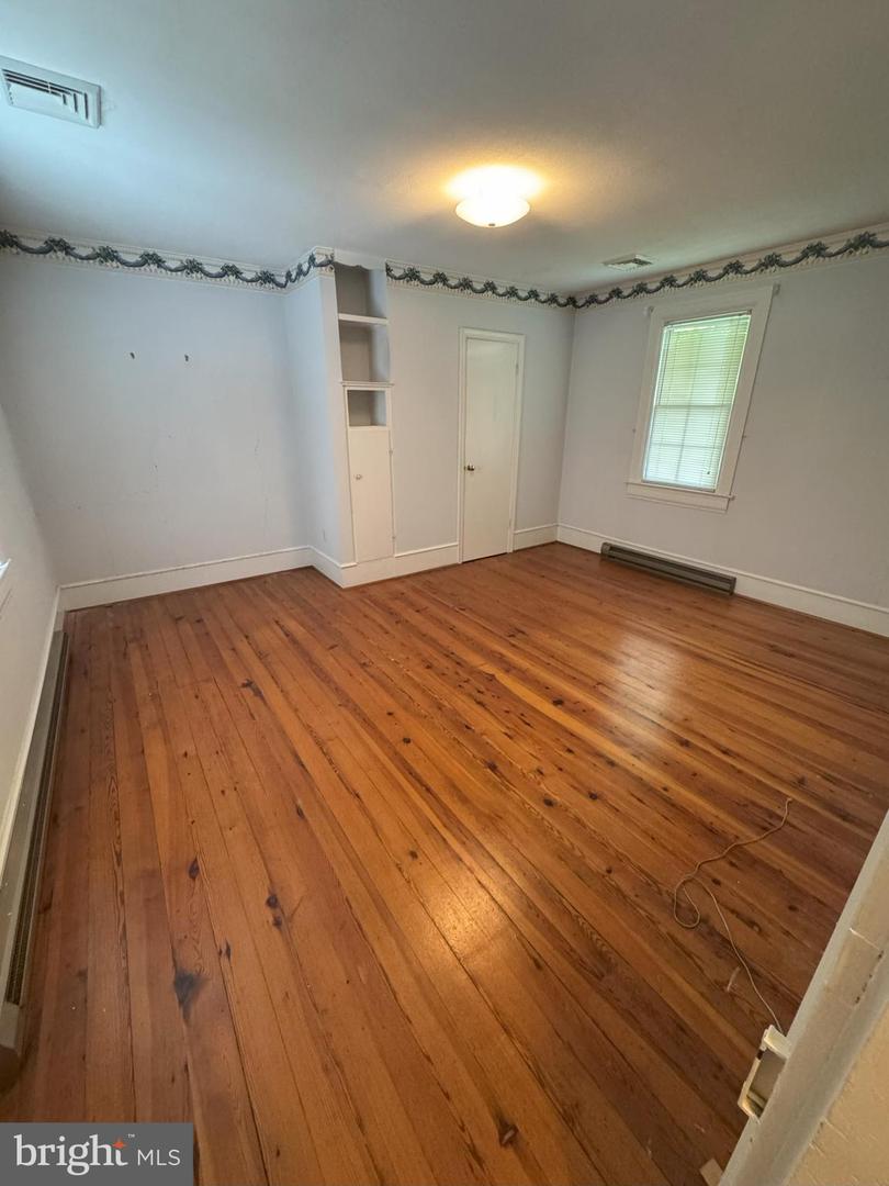 11312 TIMBUKTU LN, MIDLAND, Virginia 22728, 5 Bedrooms Bedrooms, 8 Rooms Rooms,2 BathroomsBathrooms,Farm,For sale,11312 TIMBUKTU LN,VAFQ2016212 MLS # VAFQ2016212