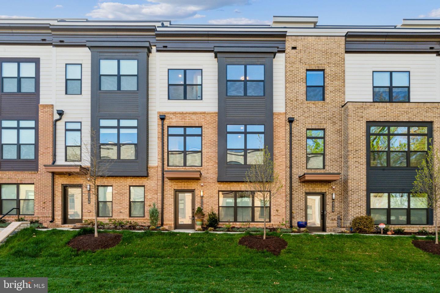 2138 TYSONS RIDGELINE RD, FALLS CHURCH, Virginia 22043, 3 Bedrooms Bedrooms, ,3 BathroomsBathrooms,Residential,For sale,2138 TYSONS RIDGELINE RD,VAFX2231212 MLS # VAFX2231212