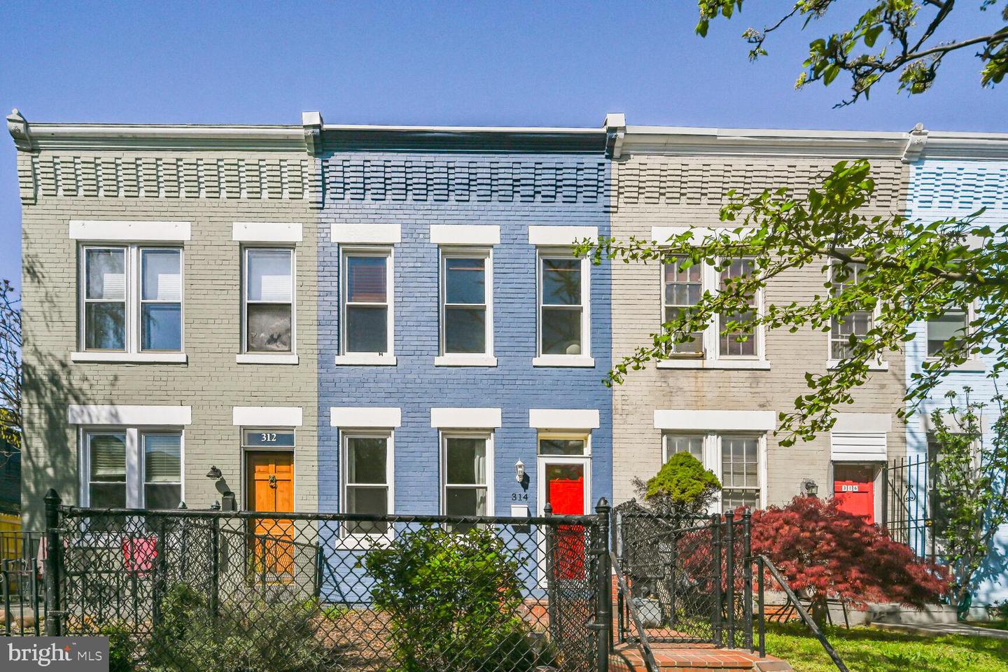 314 14TH PL NE, WASHINGTON, District Of Columbia 20002, 3 Bedrooms Bedrooms, ,1 BathroomBathrooms,Residential,For sale,314 14TH PL NE,DCDC2193164 MLS # DCDC2193164