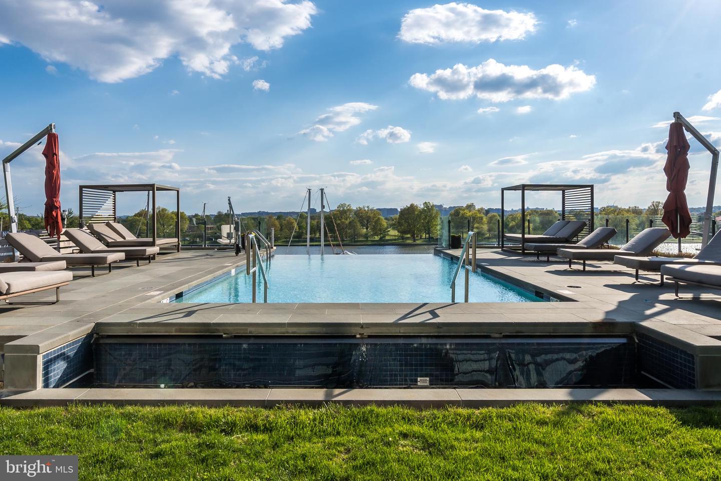 45 SUTTON SQ SW #505, WASHINGTON, District Of Columbia 20024, 2 Bedrooms Bedrooms, ,1 BathroomBathrooms,Residential,For sale,45 SUTTON SQ SW #505,DCDC2193192 MLS # DCDC2193192