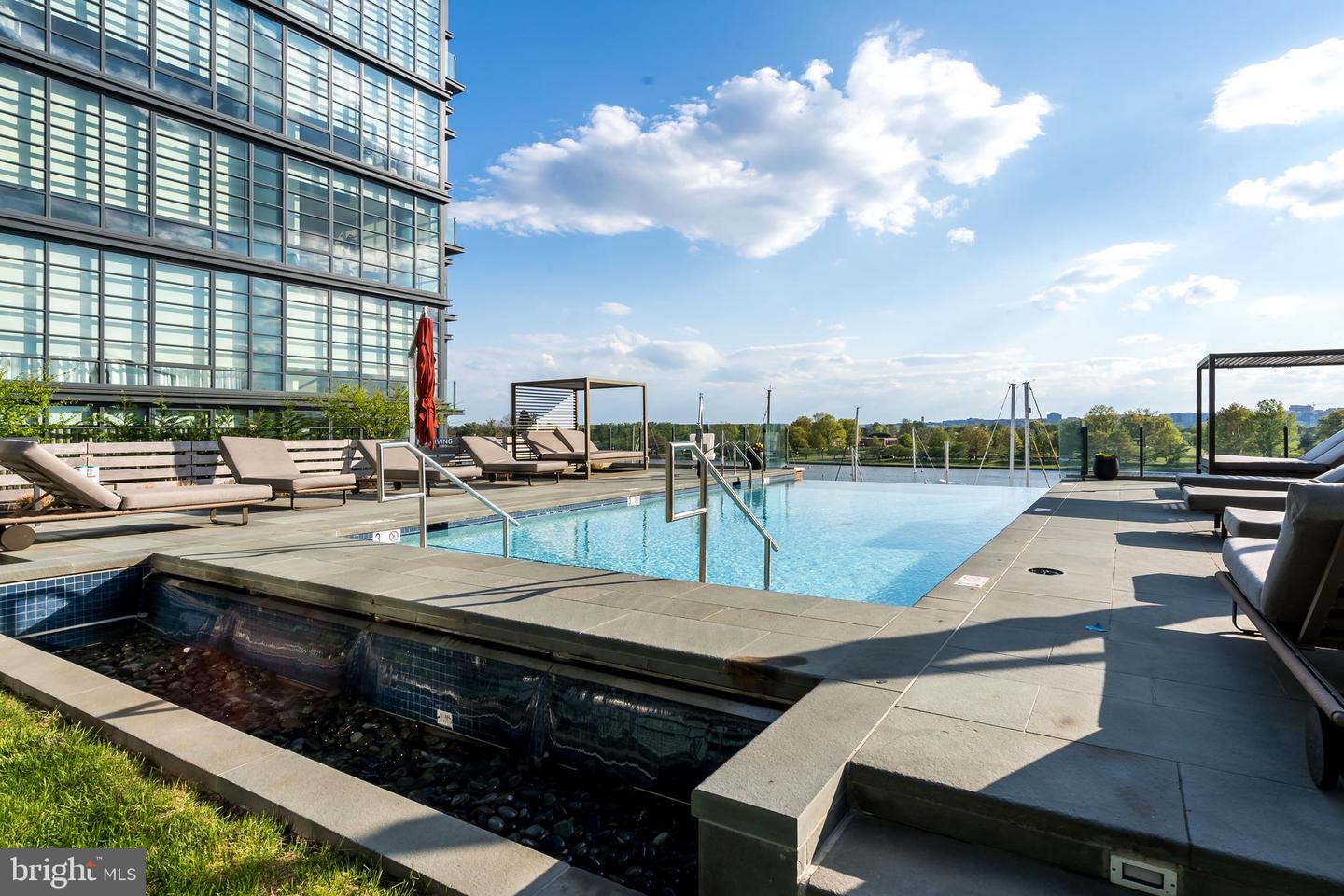 45 SUTTON SQ SW #505, WASHINGTON, District Of Columbia 20024, 2 Bedrooms Bedrooms, ,1 BathroomBathrooms,Residential,For sale,45 SUTTON SQ SW #505,DCDC2193192 MLS # DCDC2193192