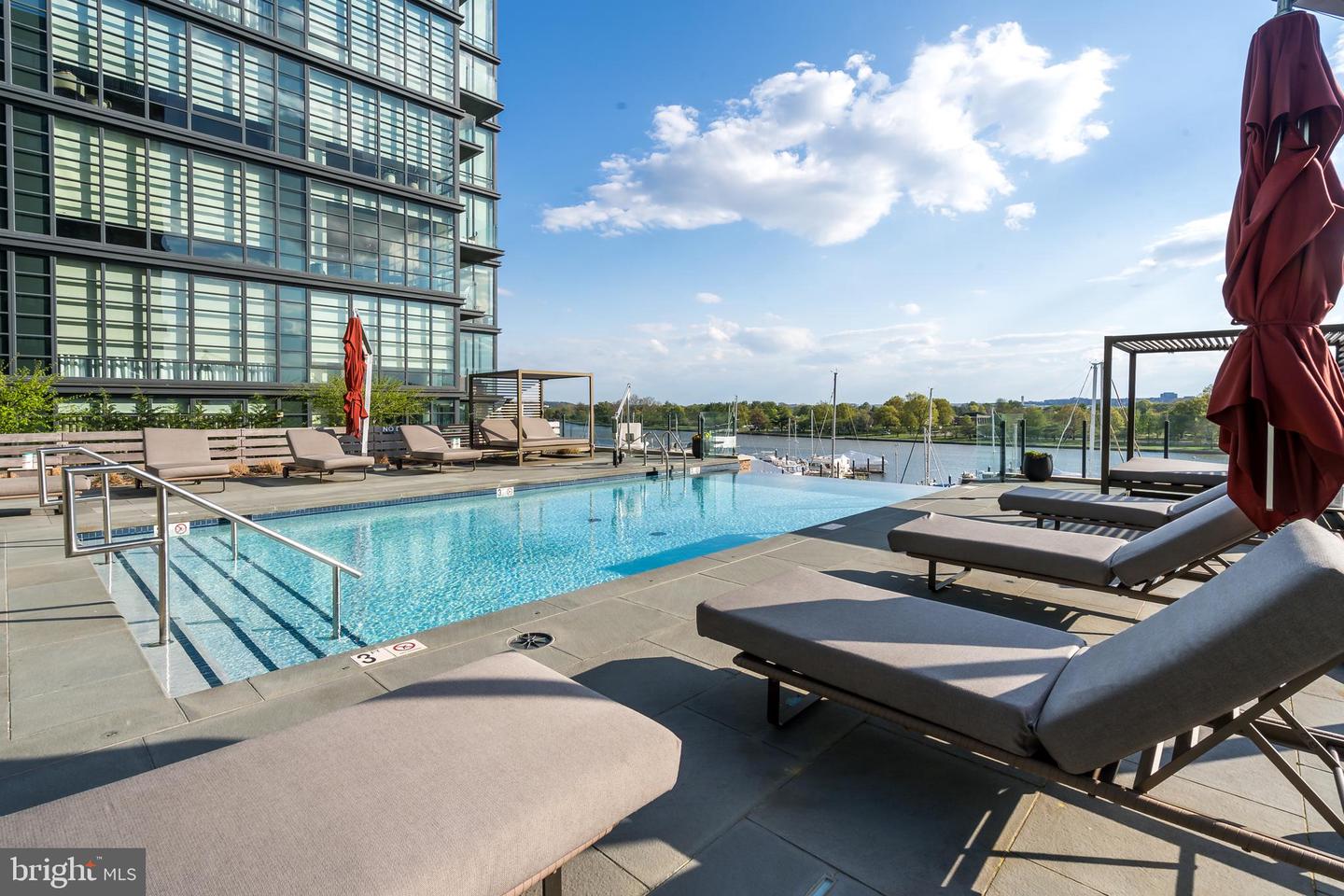 45 SUTTON SQ SW #505, WASHINGTON, District Of Columbia 20024, 2 Bedrooms Bedrooms, ,1 BathroomBathrooms,Residential,For sale,45 SUTTON SQ SW #505,DCDC2193192 MLS # DCDC2193192
