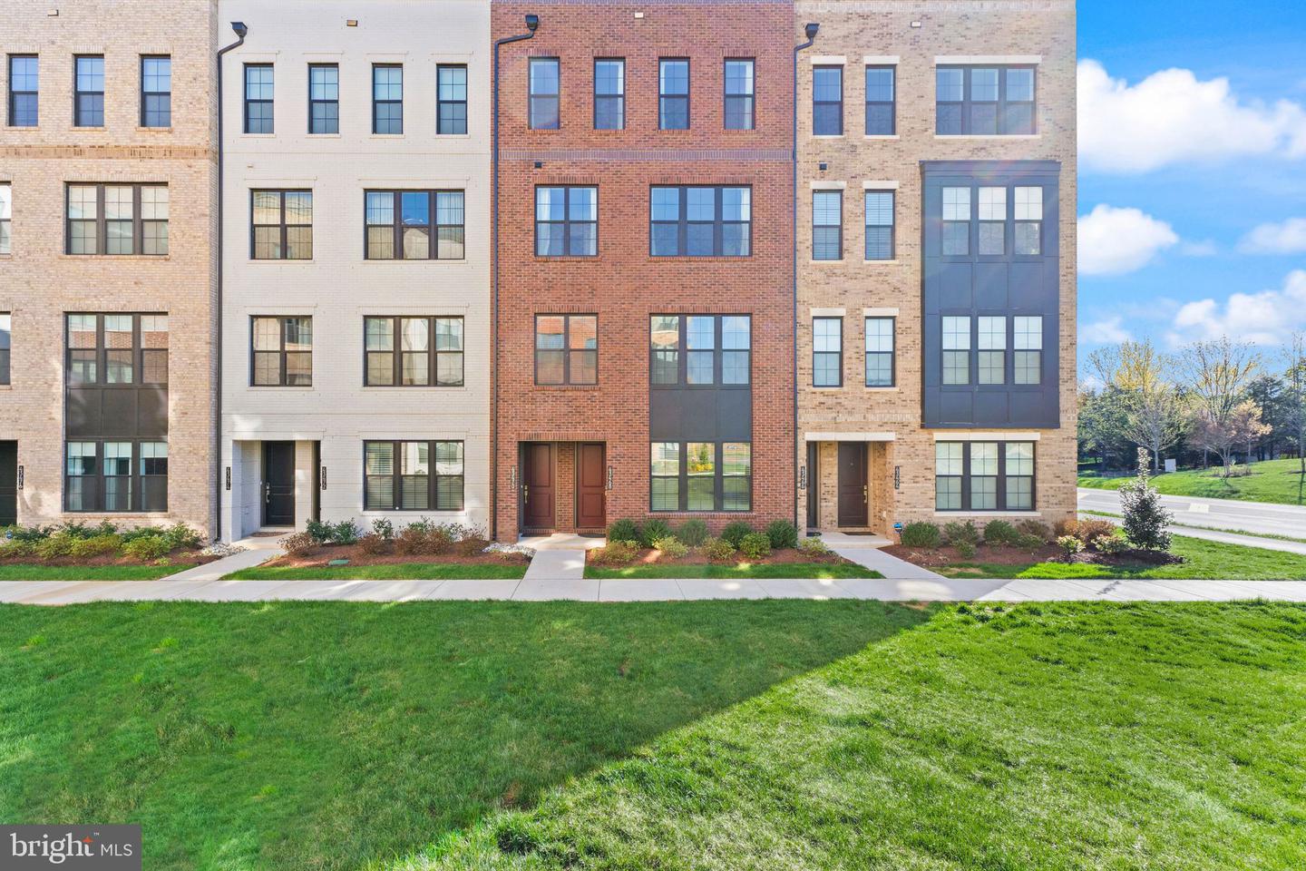 43470 DANVILLE TER, ASHBURN, Virginia 20148, 3 Bedrooms Bedrooms, ,2 BathroomsBathrooms,Residential,For sale,43470 DANVILLE TER,VALO2092766 MLS # VALO2092766