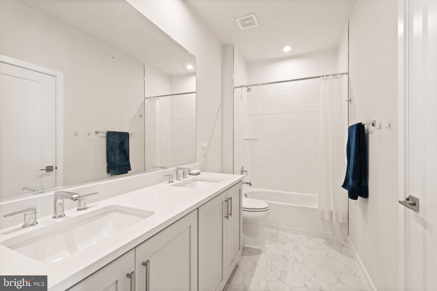43470 DANVILLE TER, ASHBURN, Virginia 20148, 3 Bedrooms Bedrooms, ,2 BathroomsBathrooms,Residential,For sale,43470 DANVILLE TER,VALO2092766 MLS # VALO2092766
