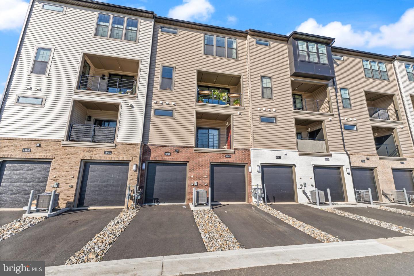 43470 DANVILLE TER, ASHBURN, Virginia 20148, 3 Bedrooms Bedrooms, ,2 BathroomsBathrooms,Residential,For sale,43470 DANVILLE TER,VALO2092766 MLS # VALO2092766