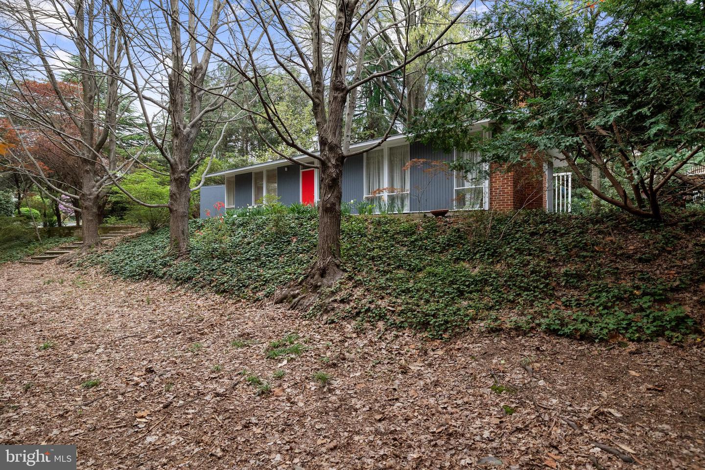 2313 GLASGOW RD, ALEXANDRIA, Virginia 22307, 4 Bedrooms Bedrooms, ,1 BathroomBathrooms,Residential,For sale,2313 GLASGOW RD,VAFX2231570 MLS # VAFX2231570
