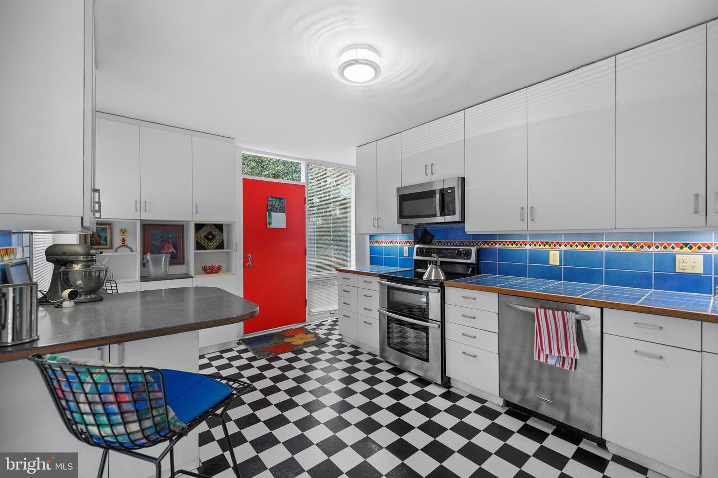 2313 GLASGOW RD, ALEXANDRIA, Virginia 22307, 4 Bedrooms Bedrooms, ,1 BathroomBathrooms,Residential,For sale,2313 GLASGOW RD,VAFX2231570 MLS # VAFX2231570