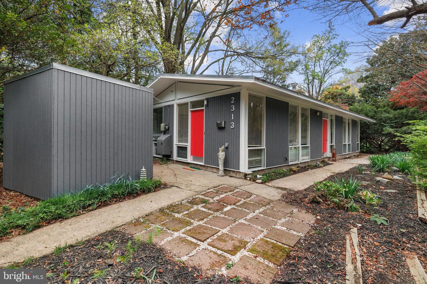 2313 GLASGOW RD, ALEXANDRIA, Virginia 22307, 4 Bedrooms Bedrooms, ,1 BathroomBathrooms,Residential,For sale,2313 GLASGOW RD,VAFX2231570 MLS # VAFX2231570
