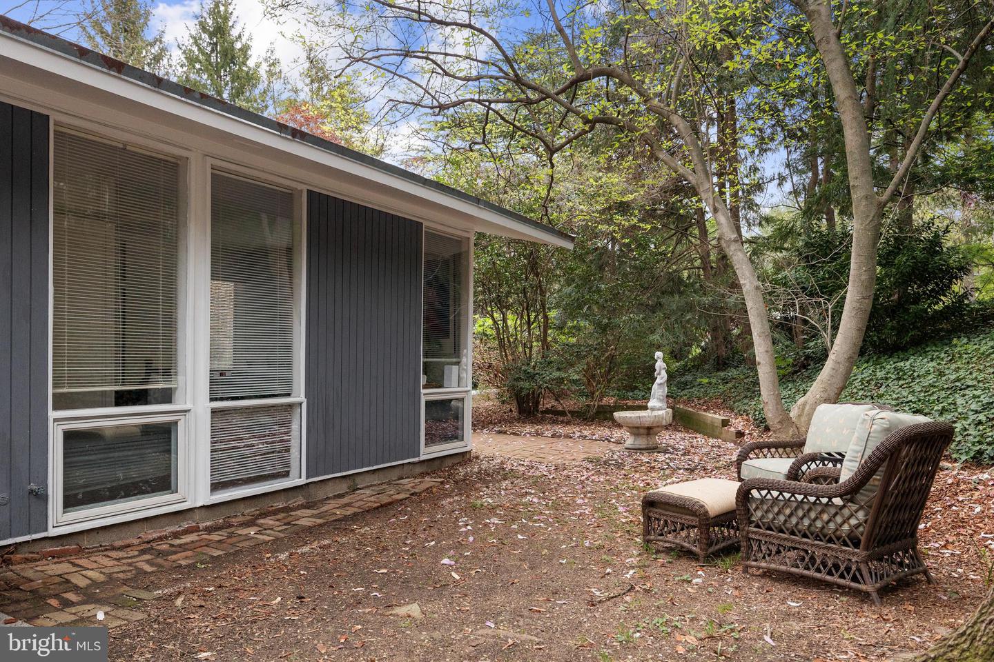 2313 GLASGOW RD, ALEXANDRIA, Virginia 22307, 4 Bedrooms Bedrooms, ,1 BathroomBathrooms,Residential,For sale,2313 GLASGOW RD,VAFX2231570 MLS # VAFX2231570