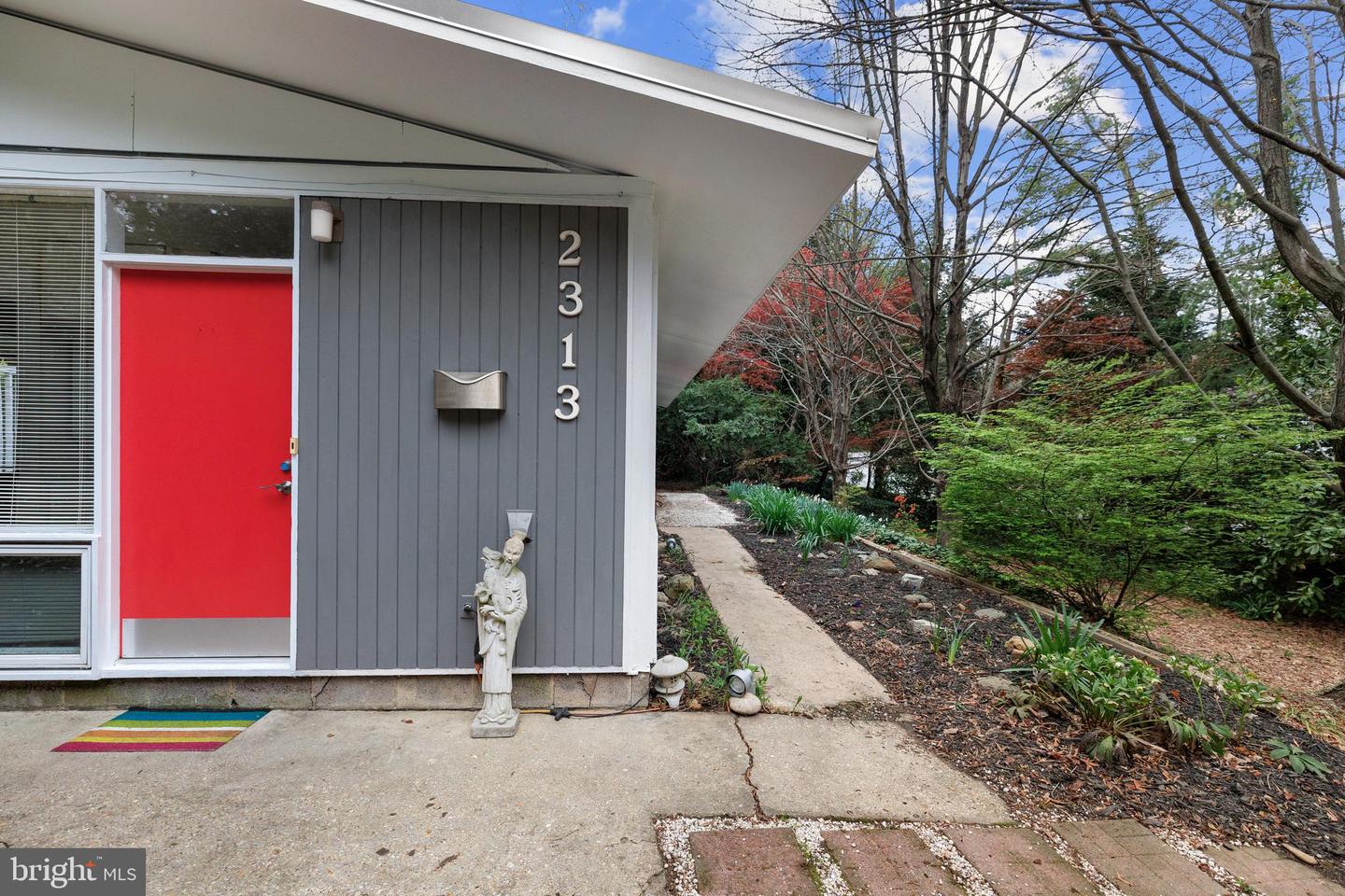 2313 GLASGOW RD, ALEXANDRIA, Virginia 22307, 4 Bedrooms Bedrooms, ,1 BathroomBathrooms,Residential,For sale,2313 GLASGOW RD,VAFX2231570 MLS # VAFX2231570