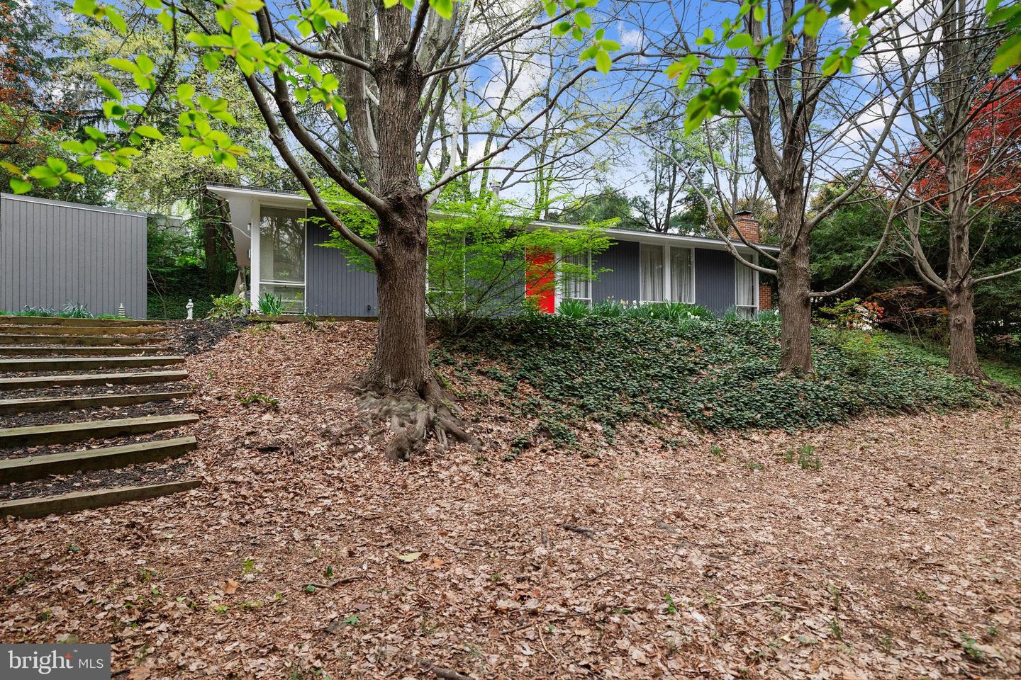 2313 GLASGOW RD, ALEXANDRIA, Virginia 22307, 4 Bedrooms Bedrooms, ,1 BathroomBathrooms,Residential,For sale,2313 GLASGOW RD,VAFX2231570 MLS # VAFX2231570