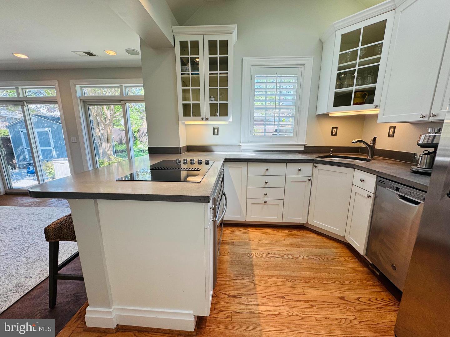 100 E MAPLE ST, ALEXANDRIA, Virginia 22301, 4 Bedrooms Bedrooms, ,3 BathroomsBathrooms,Residential,For sale,100 E MAPLE ST,VAAX2043702 MLS # VAAX2043702