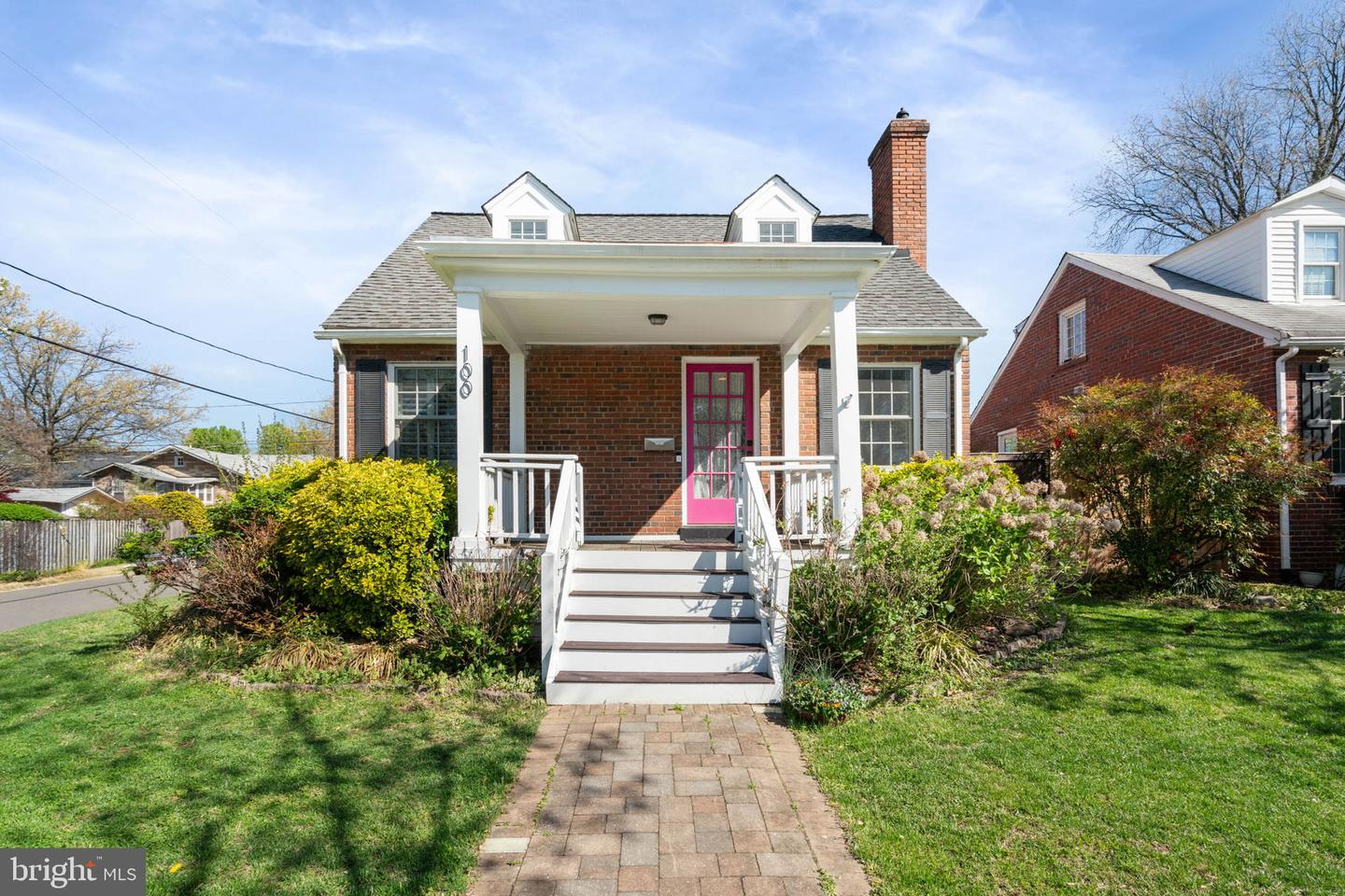 100 E MAPLE ST, ALEXANDRIA, Virginia 22301, 4 Bedrooms Bedrooms, ,3 BathroomsBathrooms,Residential,For sale,100 E MAPLE ST,VAAX2043702 MLS # VAAX2043702