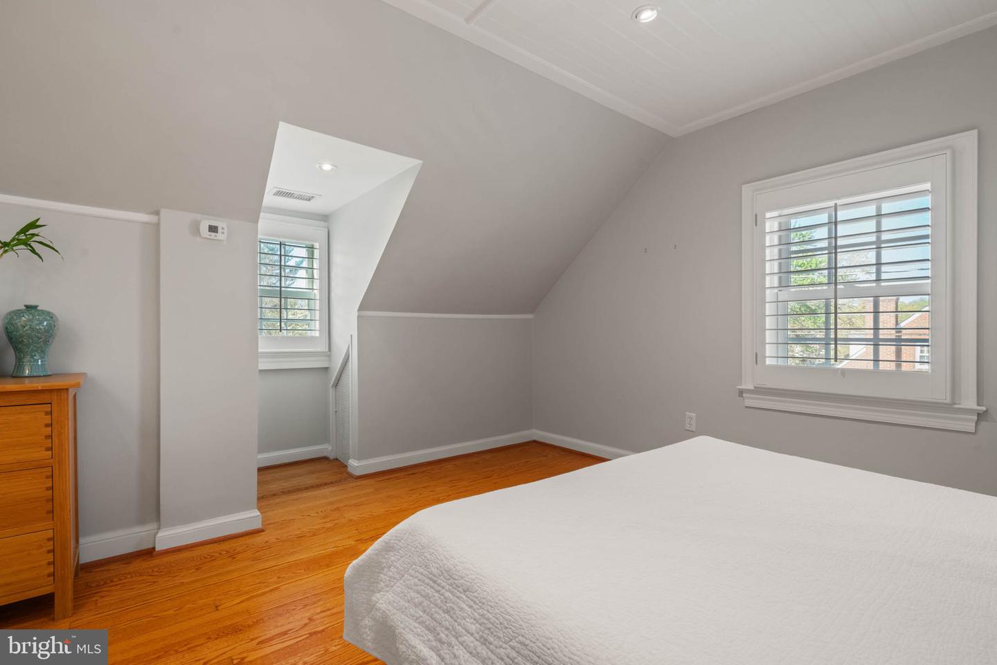 100 E MAPLE ST, ALEXANDRIA, Virginia 22301, 4 Bedrooms Bedrooms, ,3 BathroomsBathrooms,Residential,For sale,100 E MAPLE ST,VAAX2043702 MLS # VAAX2043702