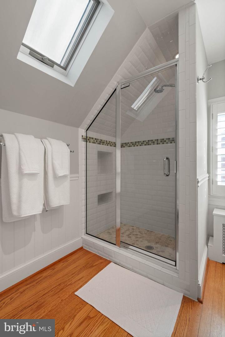 100 E MAPLE ST, ALEXANDRIA, Virginia 22301, 4 Bedrooms Bedrooms, ,3 BathroomsBathrooms,Residential,For sale,100 E MAPLE ST,VAAX2043702 MLS # VAAX2043702