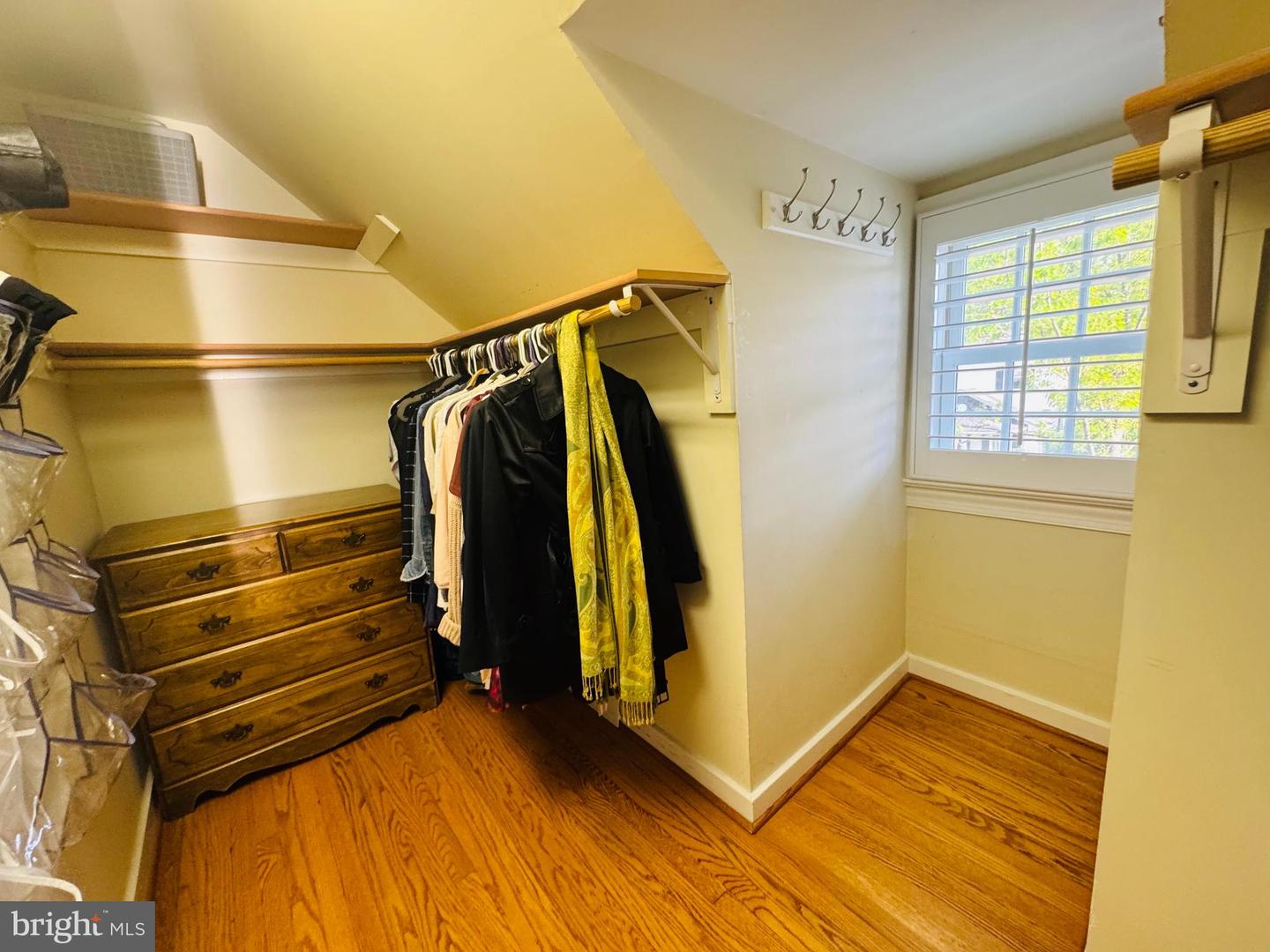 100 E MAPLE ST, ALEXANDRIA, Virginia 22301, 4 Bedrooms Bedrooms, ,3 BathroomsBathrooms,Residential,For sale,100 E MAPLE ST,VAAX2043702 MLS # VAAX2043702